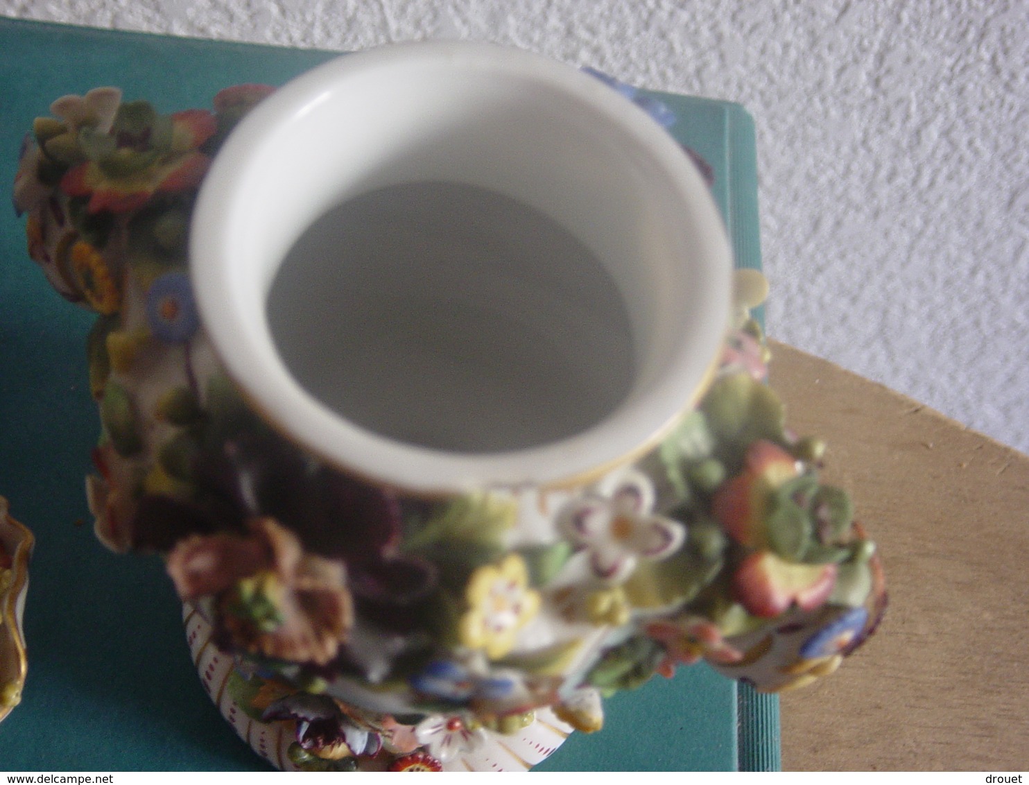 VASE EN PORCELAINE  ET POT-POURRI D'ORIGINE ALLEMANDE - PIECE RARISSIME - Meissen (DEU)