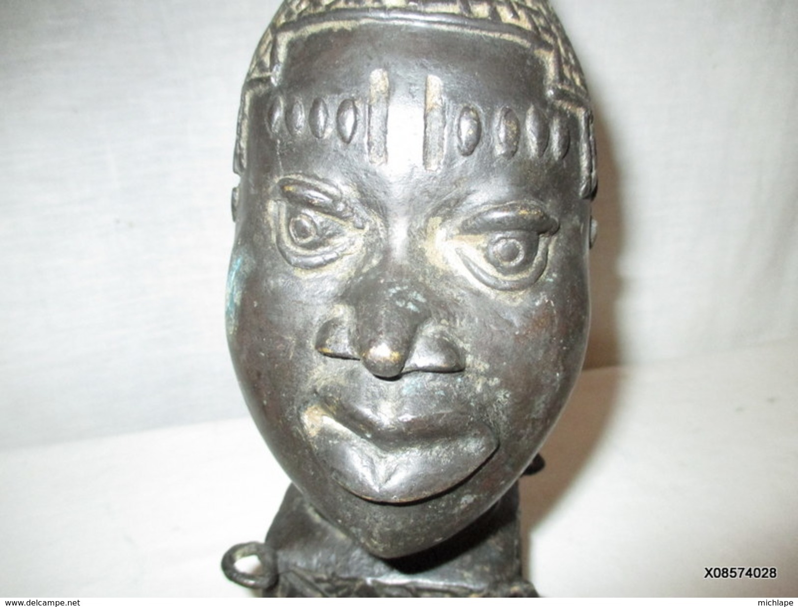 Téte  En Bronze De La Reine D'ifé  Hauteur 34 Cm  Sur 9 Cm - Art Africain