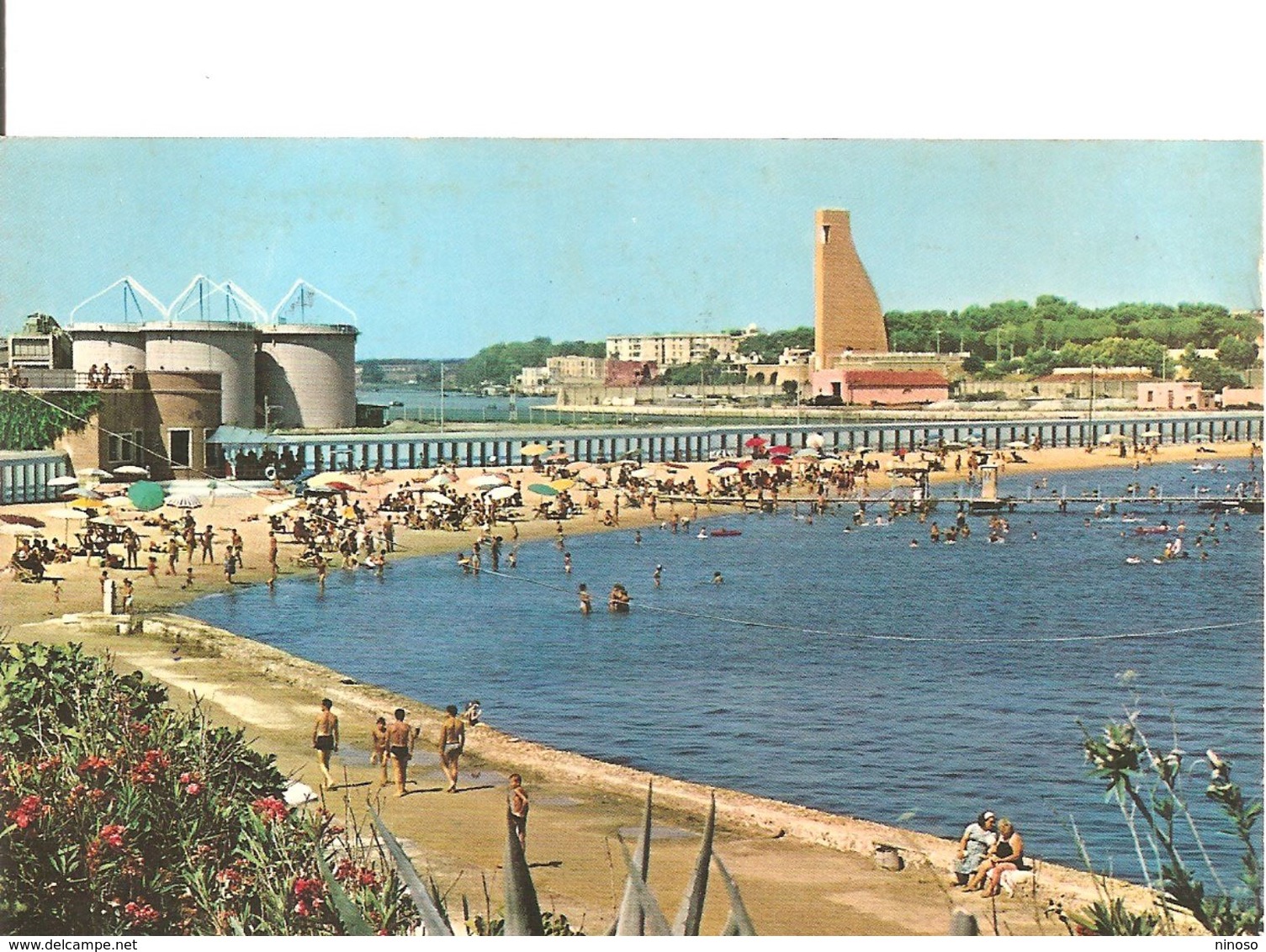 BRINDISI SPIAGGIA E MONUMENTO AL MARINAIO - Brindisi