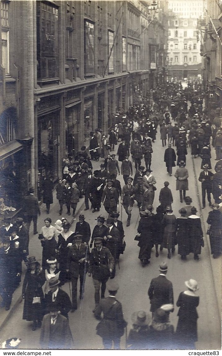 COLOGNE   BELLE RUE COMMERCANTE ANIMEE  MAI 1919   CARTE PHOTO - Lieux