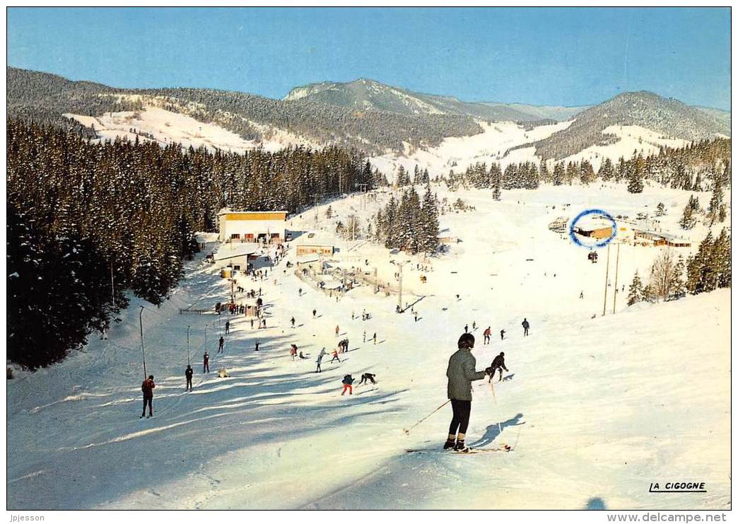 ISERE  38   CORRENCON EN VERCORS  LA PISTE BLEUE ET LA GARE DE DEPART  SKI - Sonstige & Ohne Zuordnung