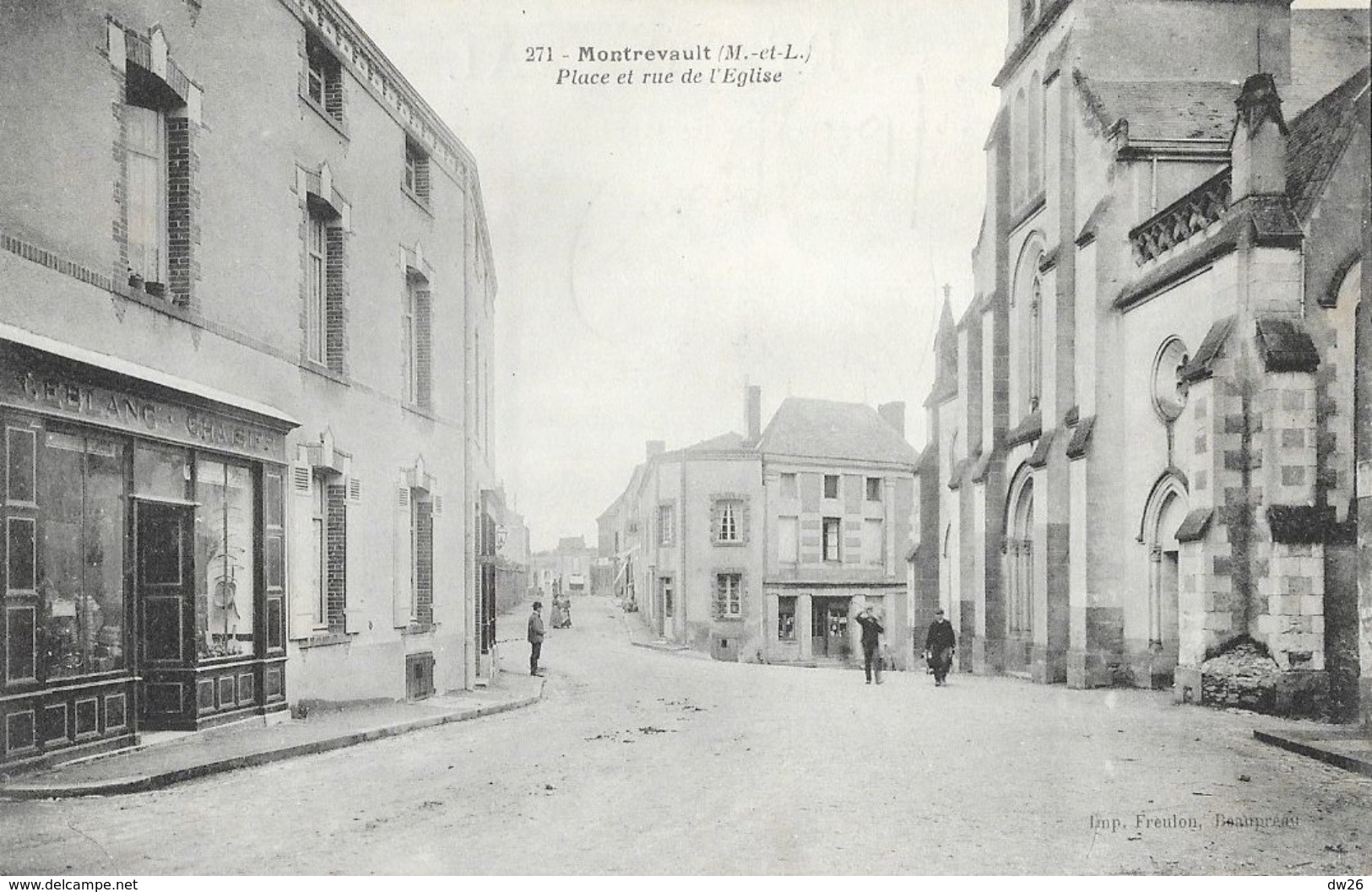 Montrevault (Maine Et Loire) - La Place Et Rue De L'Eglise - Edition Freulon - Carte N° 271 Non Circulée - Montrevault