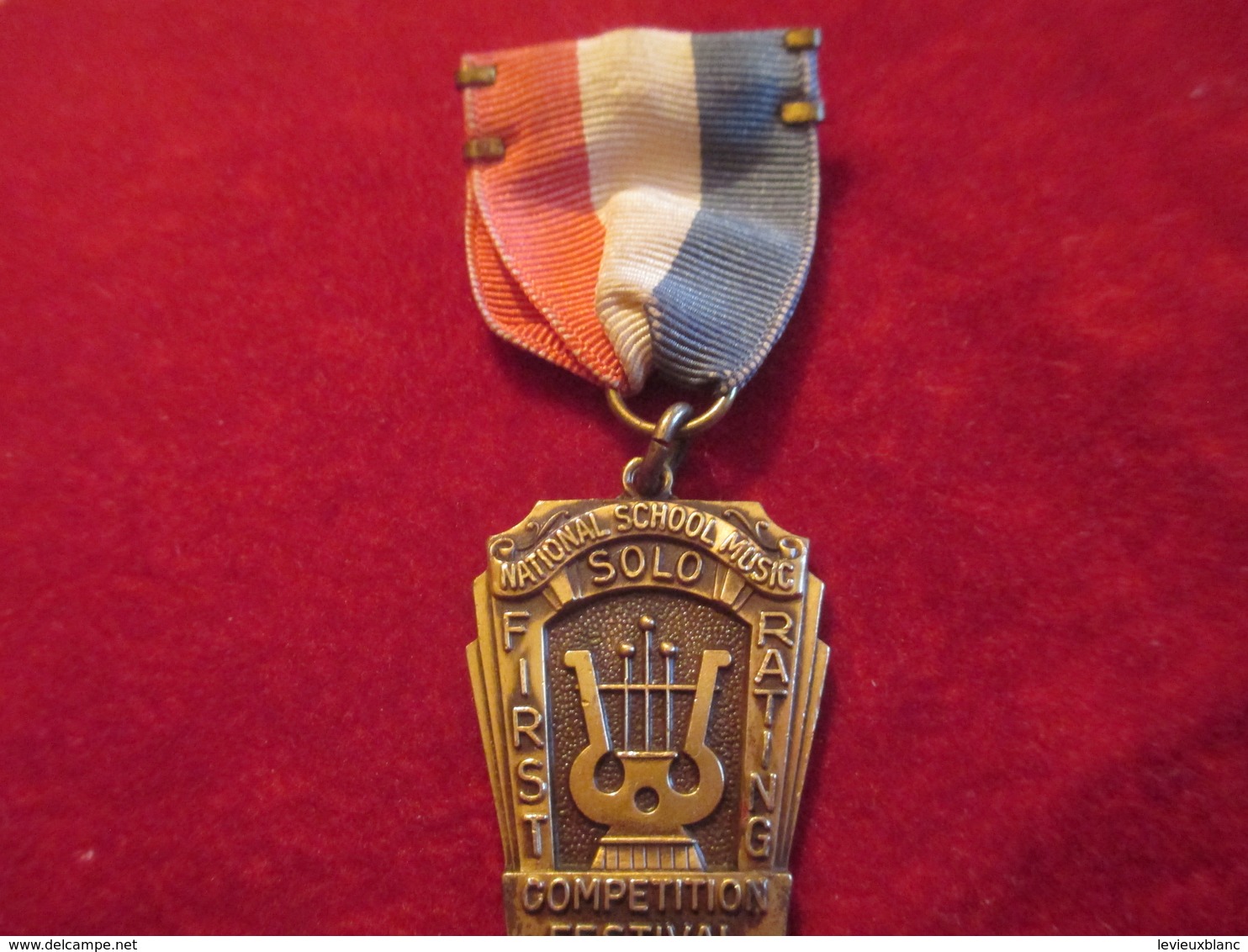 Musique/Petite Médaille Pendante/Competition Festival/National School Music/Topeka/Kansas/USA/1941        PART265 - Varia