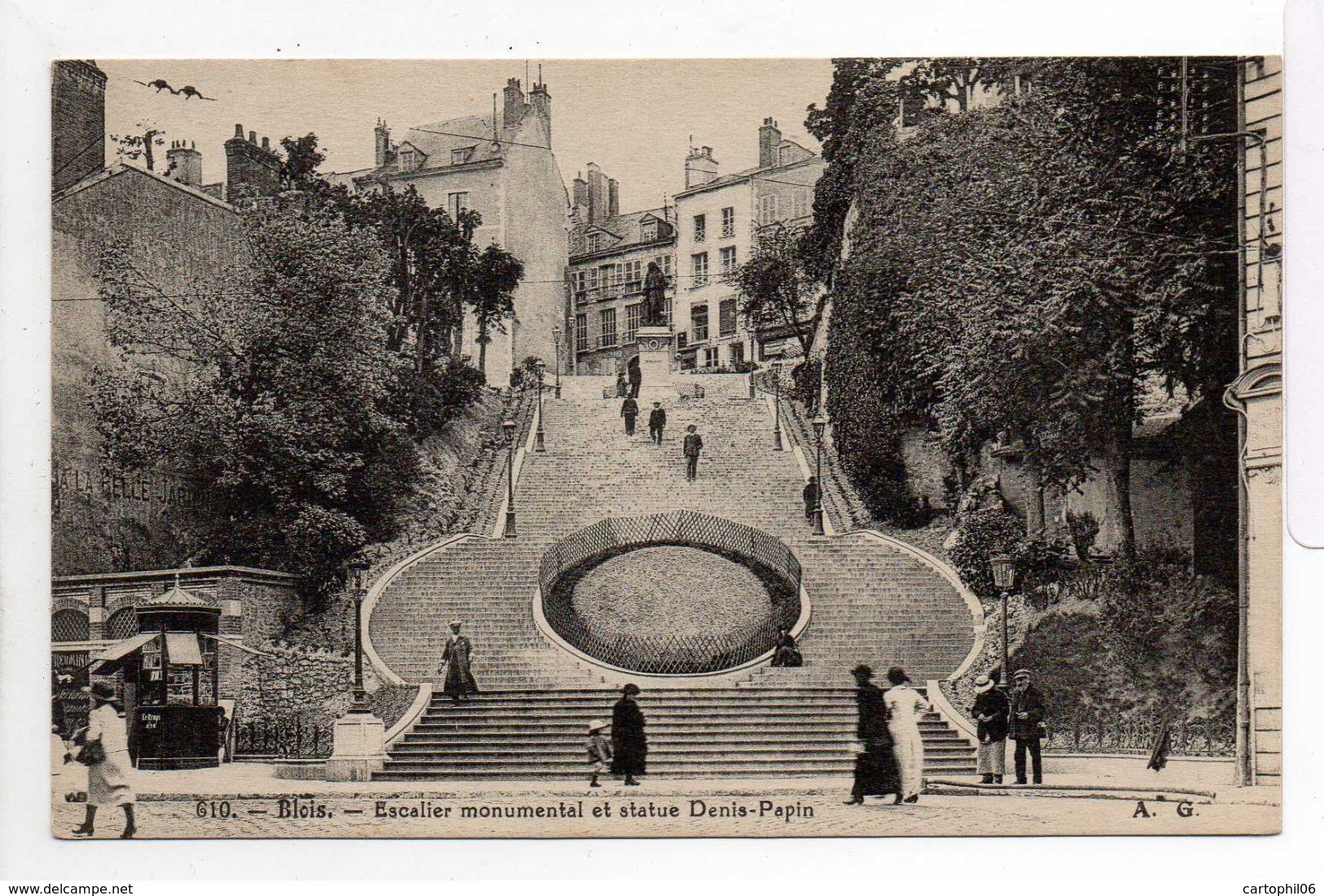 - CPA BLOIS (41) - Escalier Monumental Et Statue Denis-Papin 1929 (belle Animation) - Edition A. G. 610 - - Blois