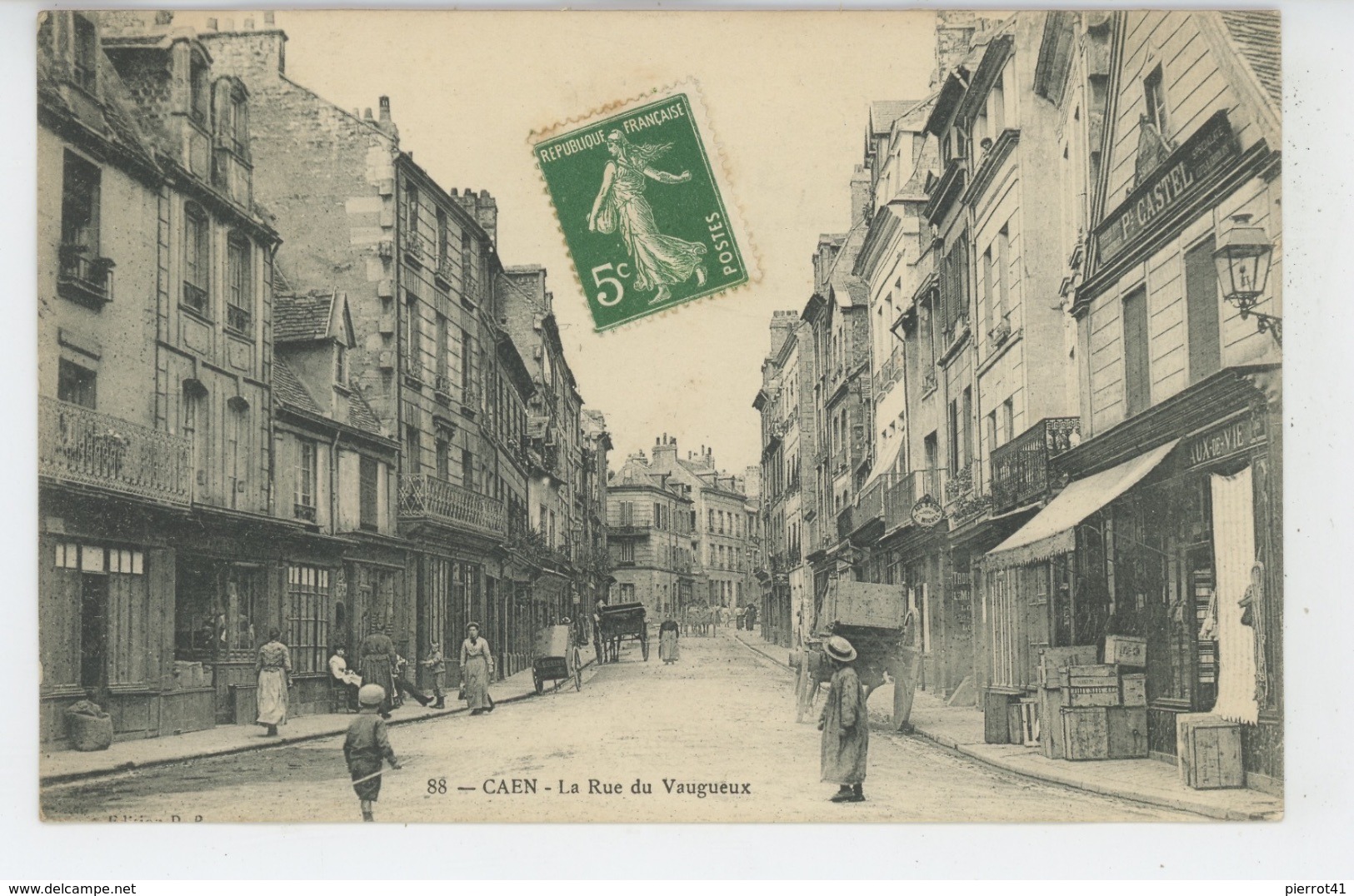 CAEN - La Rue Du Vaugueux - Caen