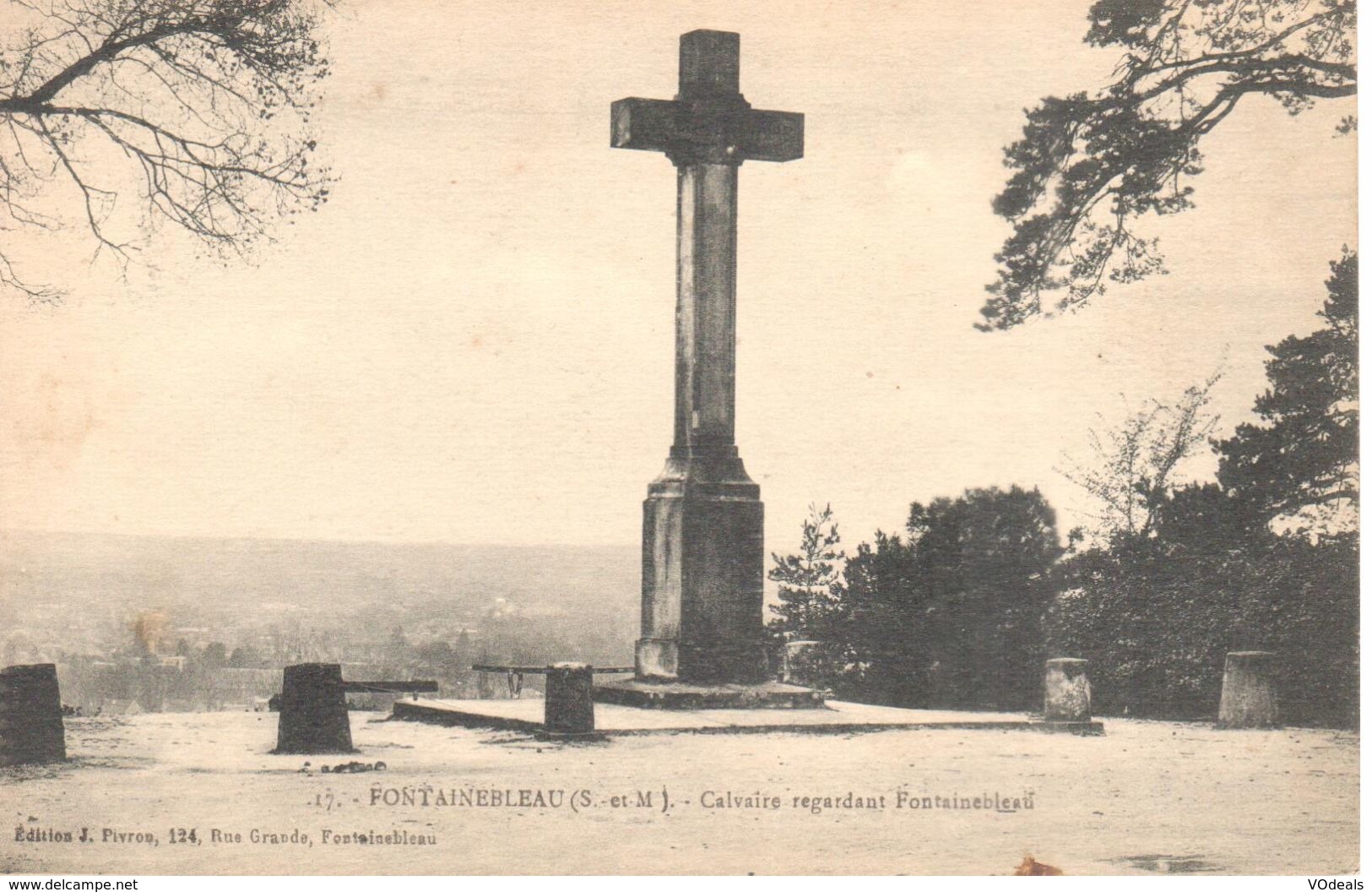 (77) Seine Et Marne - CPA - Fontainebleau - Calvaire Regardant Fontainebleau - Fontainebleau