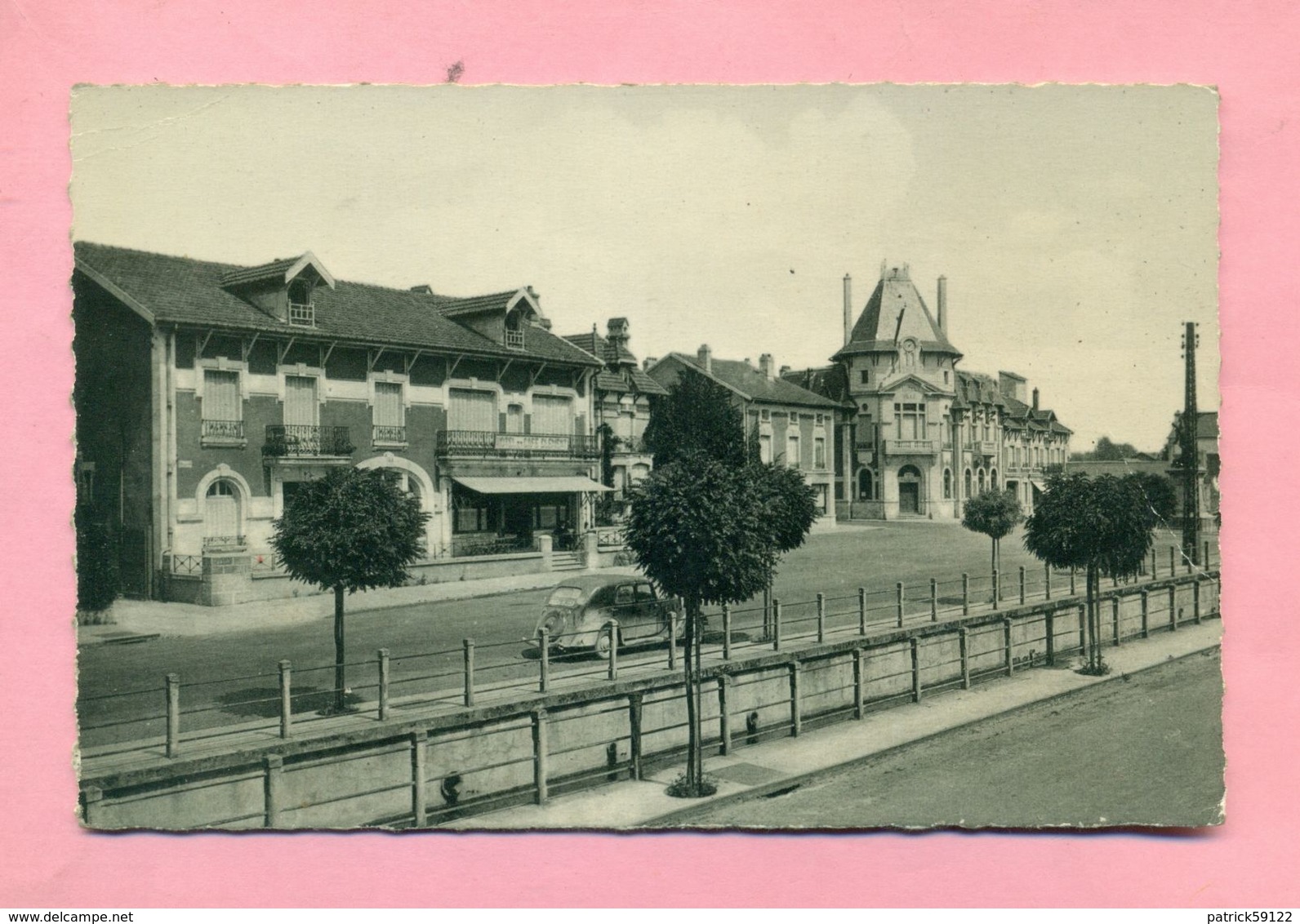 55 - MEUSE - PRESNES EN WOEVRE  Prés VERDUN - PLACE DU GENERAL MARGUERITTE - - Autres & Non Classés