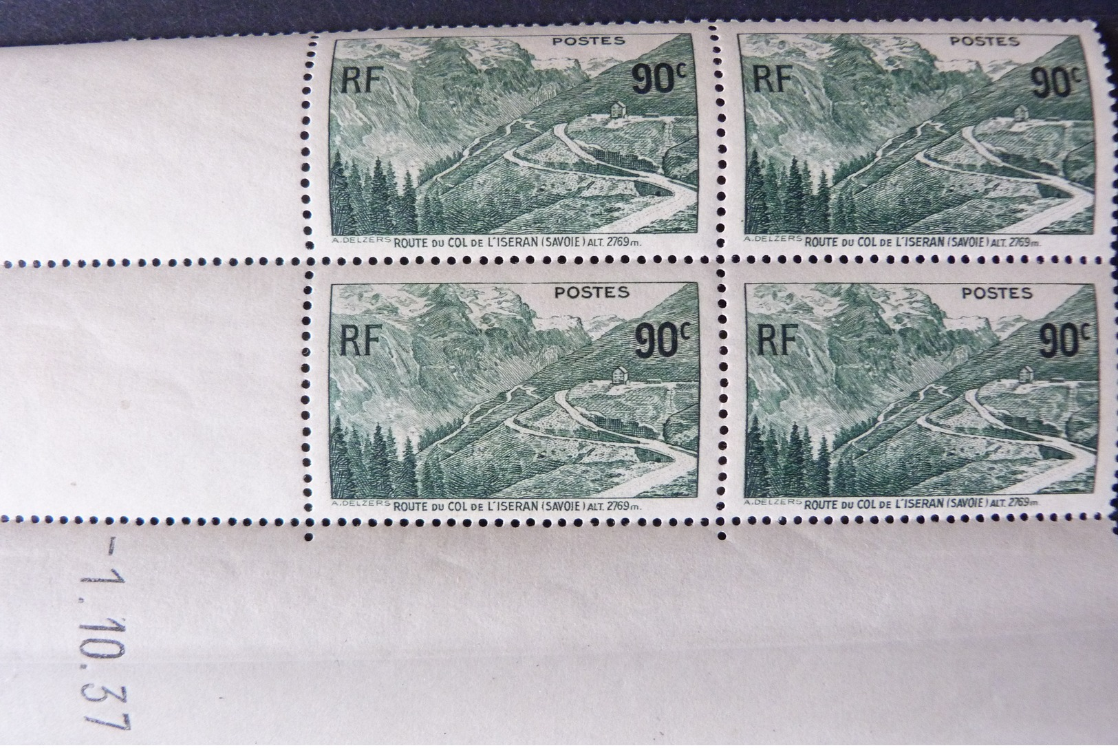 FRANCE Bloc Neuf De 4 Timbres / Coin Daté 1/10/1937 " Col De L'Iseran "  Yvert & Tellier  N° 358 - Neufs