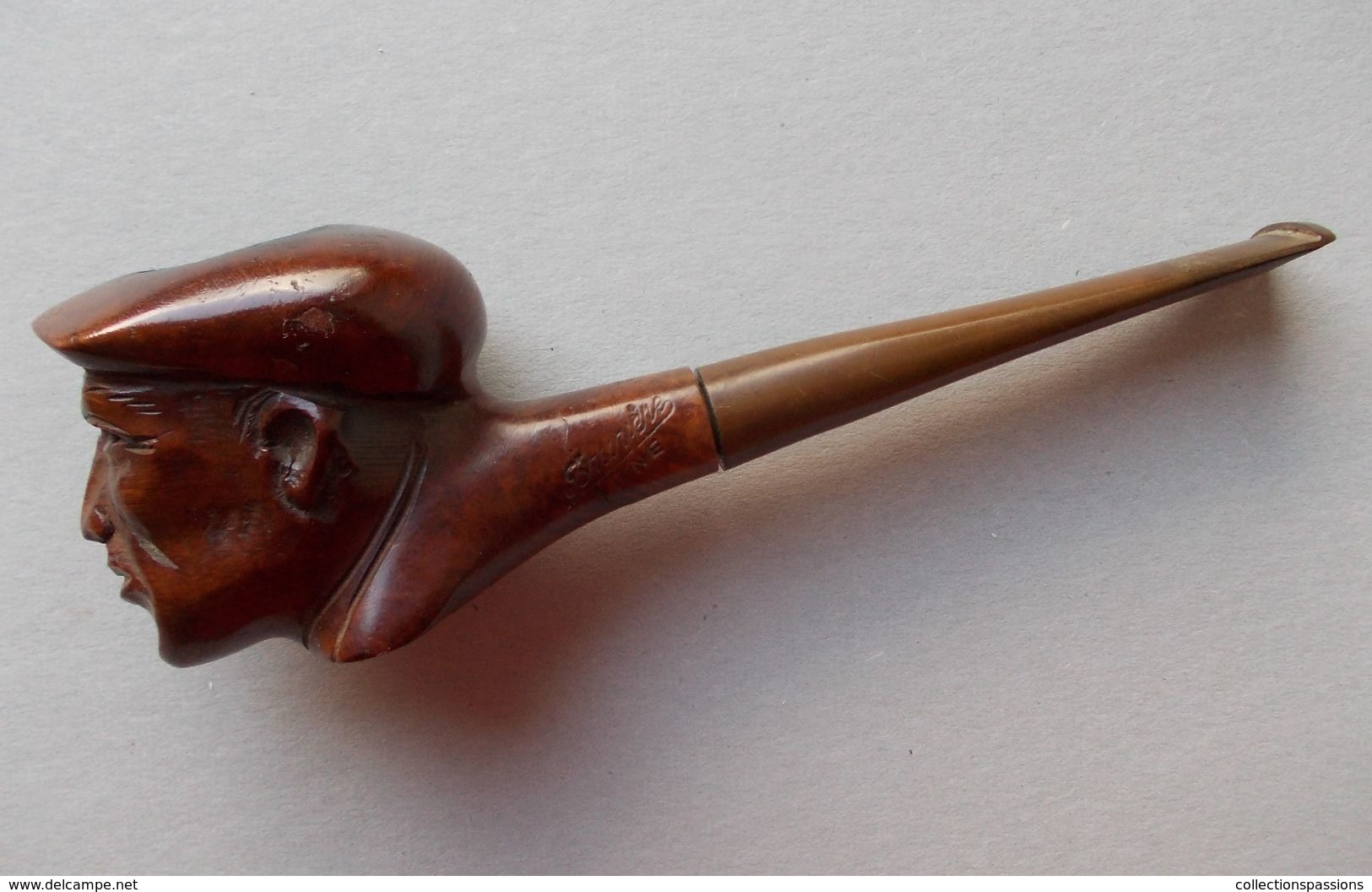 - Ancienne Pipe - Pipe Sculptée. Tête D'homme Avec Une Casquette - - Pijpen In Bruyèrehout