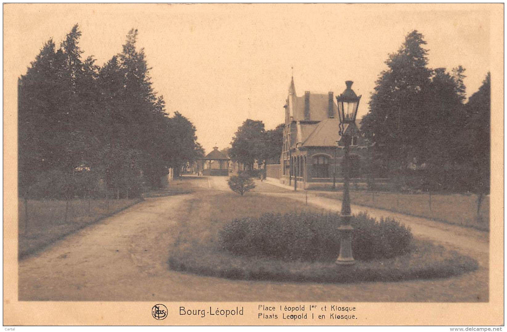 BOURG-LEOPOLD - Place Léopold Ier Et Kiosque - Leopoldsburg