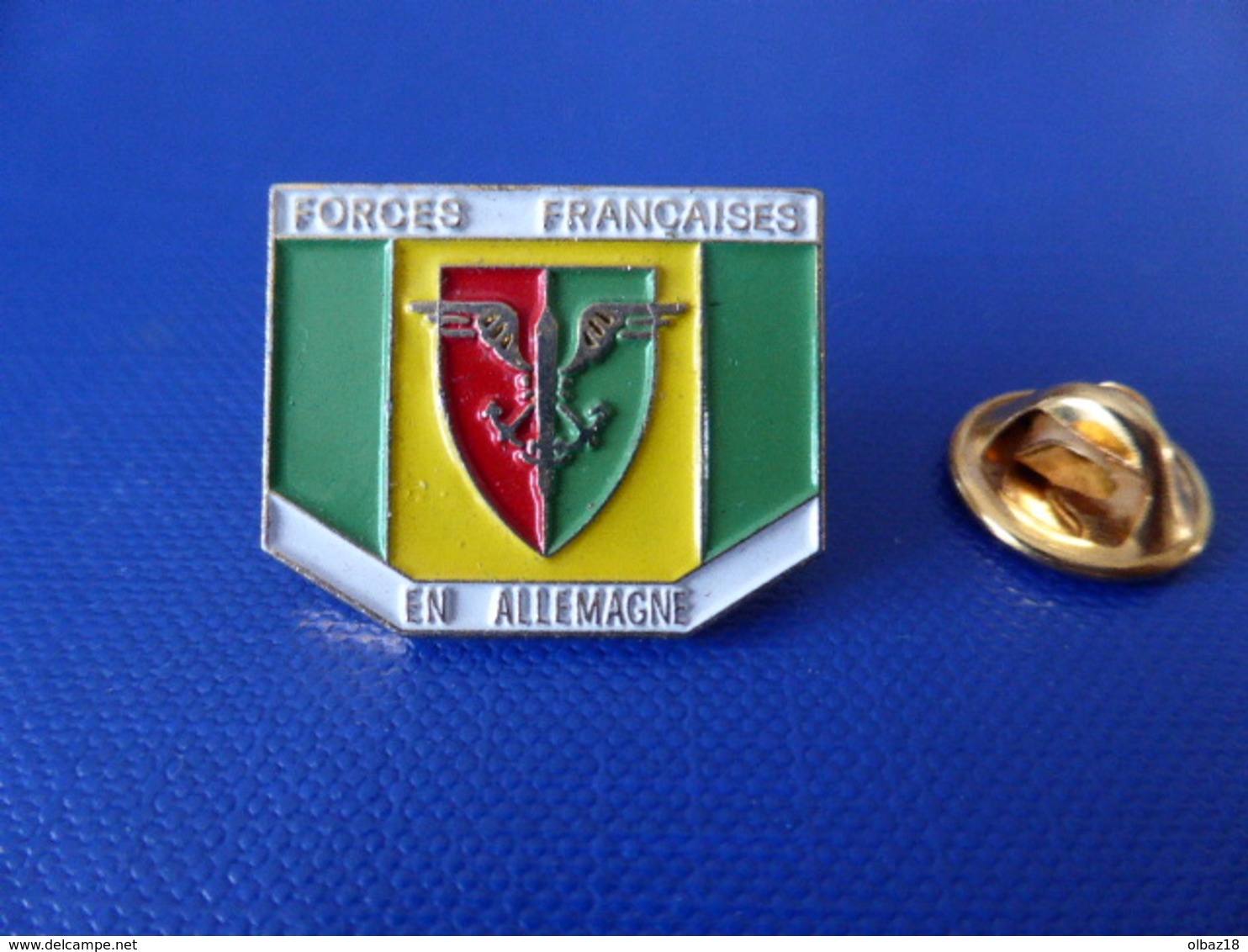 Pin's Militaire - Armée - Forces Françaises En Allemagne - Drapeau Blason (LB4) - Militaria