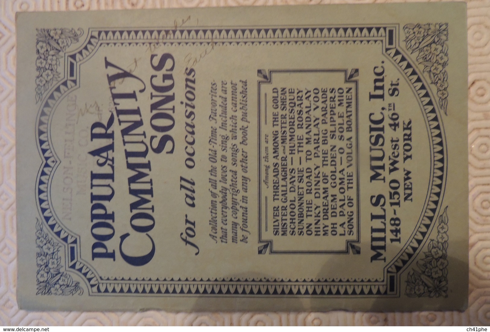 POPULAR COMMUNITY SONG FOR ALL OCCASIONS / MILLS MUSIC NEW YORK / 72 PAGES / 1920 - 1930 - Ontwikkeling