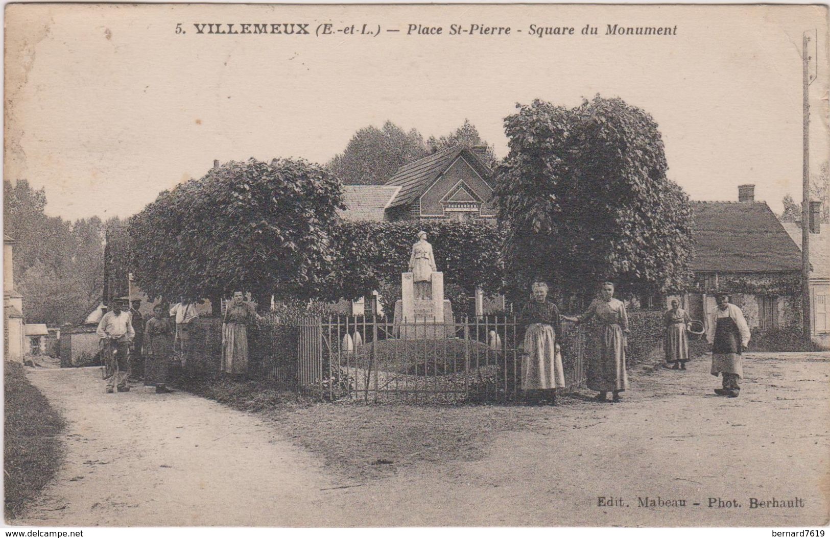 28  Villemeux Place Saint Pierre  Square Du Monument - Villemeux-sur-Eure