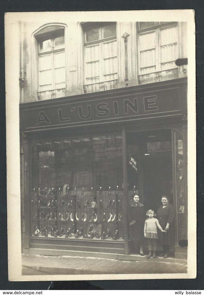 +++ CPA - Photo Carte - Foto Kaart - DOUR Et Environs - A Situer - Commerce Magasin Chaussures "A L'Usine" // - Dour