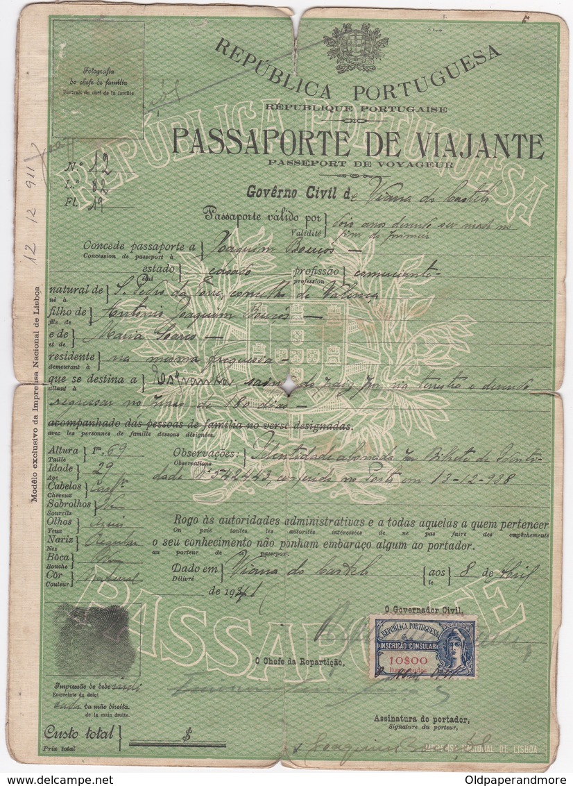 PORTUGAL PASSEPORT  PASSAPORTE REISEPASS - WITH CONSULAR REVENUE FISCAL STAMP - PIDE / DGS - POLITICAL POLICE 1941 - Historical Documents