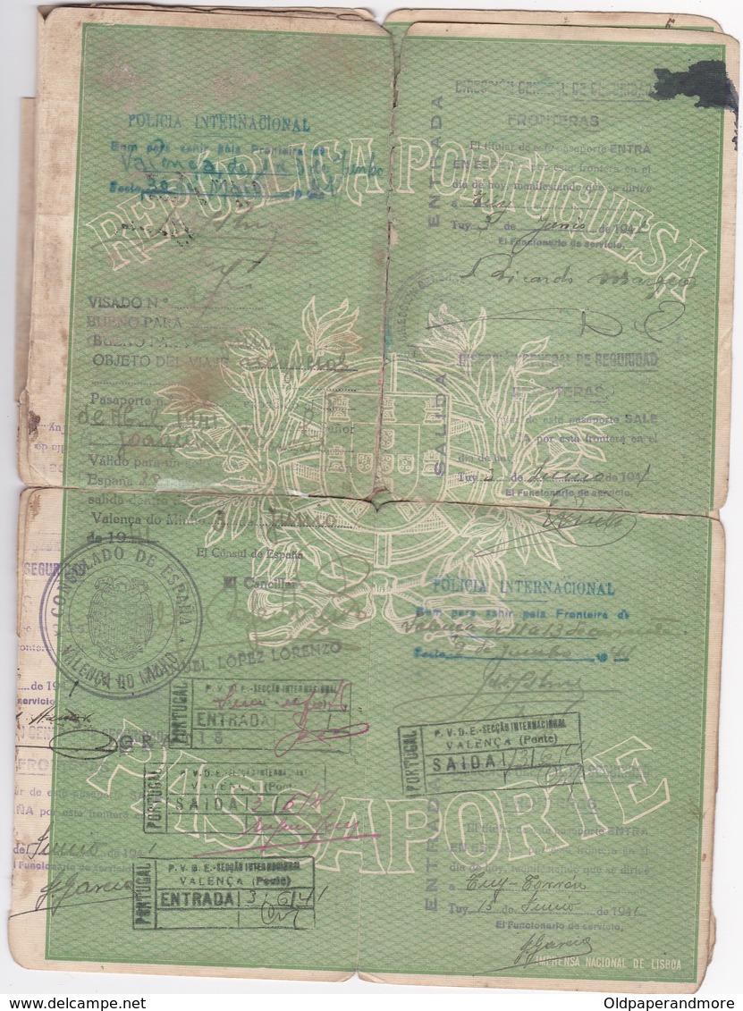 PORTUGAL PASSEPORT  PASSAPORTE REISEPASS - WITH CONSULAR REVENUE FISCAL STAMP - PIDE / DGS - POLITICAL POLICE 1941 - Historical Documents