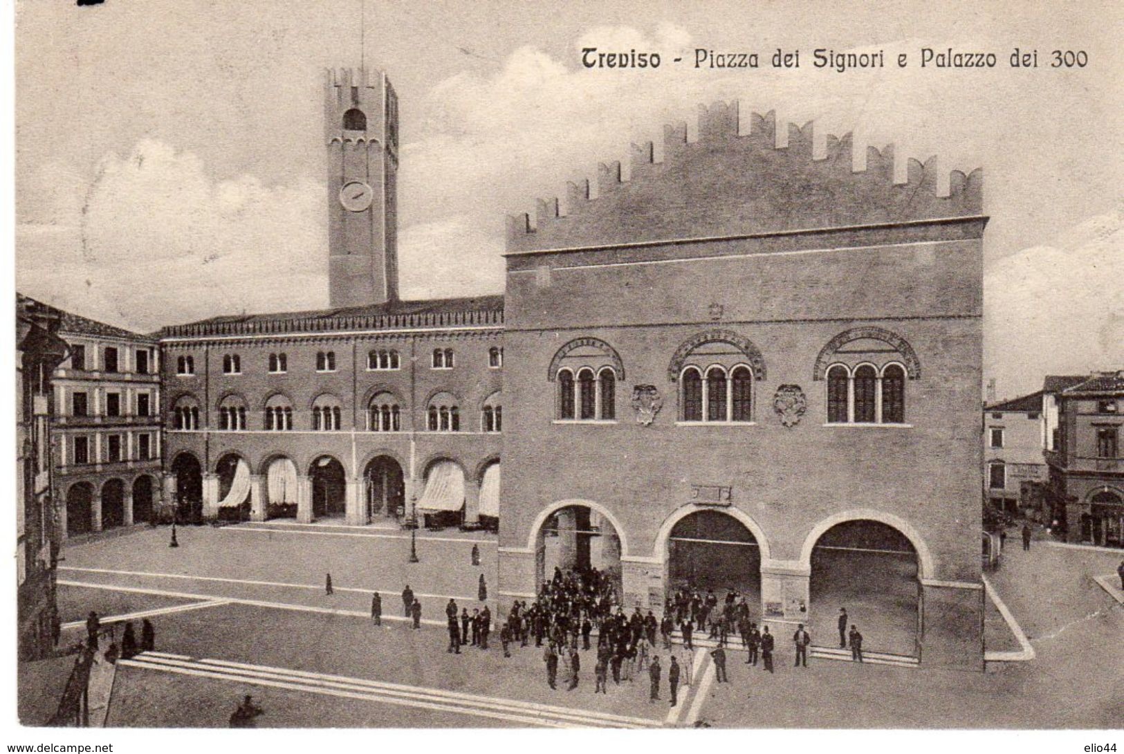 Treviso -Piazza Dei Signori E Palazzo Dei 300 - - Treviso