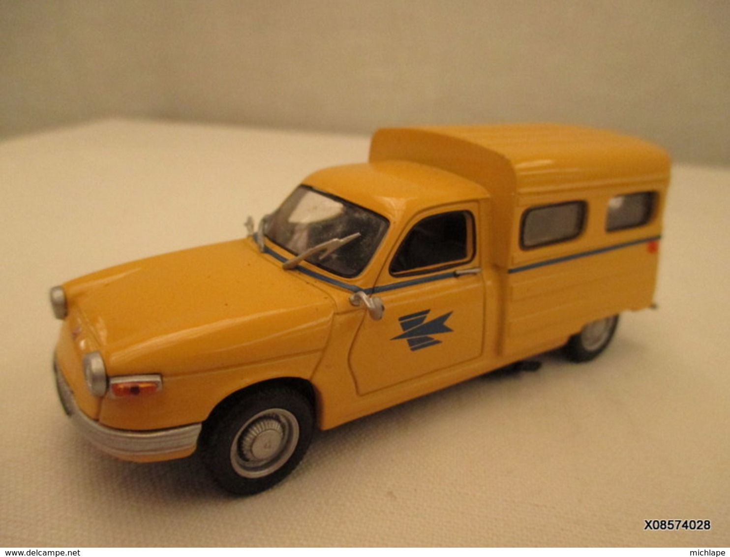 VOITURE Miniature 1/43 Em PANHARD  WL -  La Poste  PEINTURE D'ORIGINE Jaune Etat Proche Du Neuf - Jouets Anciens