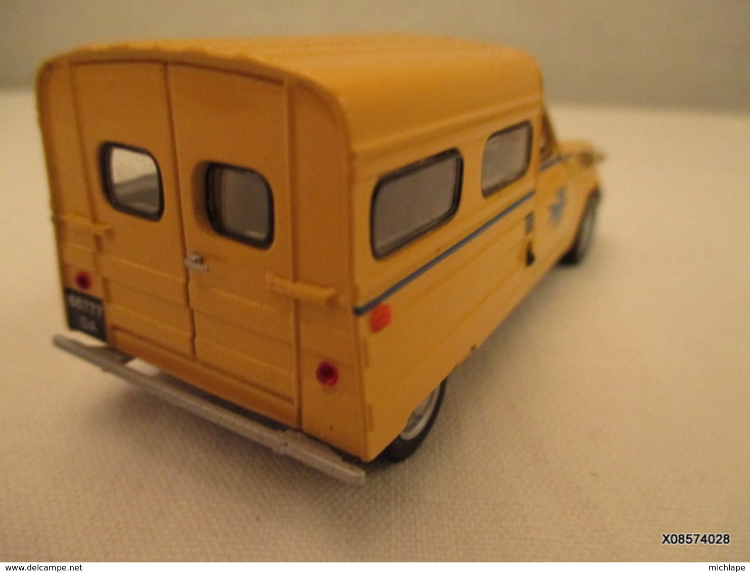 VOITURE Miniature 1/43 Em PANHARD  WL -  La Poste  PEINTURE D'ORIGINE Jaune Etat Proche Du Neuf - Toy Memorabilia