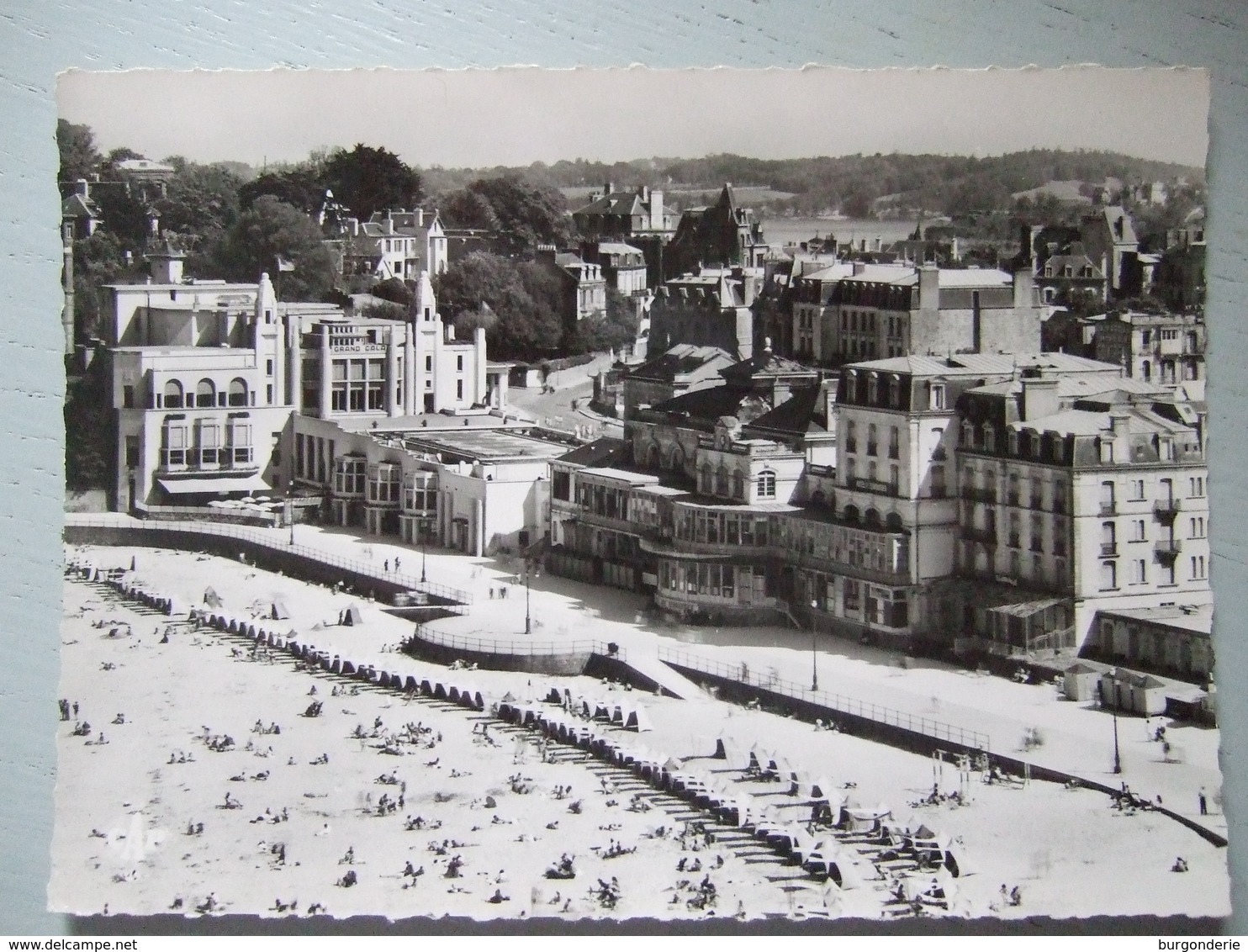 DINARD  / JOLI LOT DE 28 CARTES / TOUTES LES PHOTOS