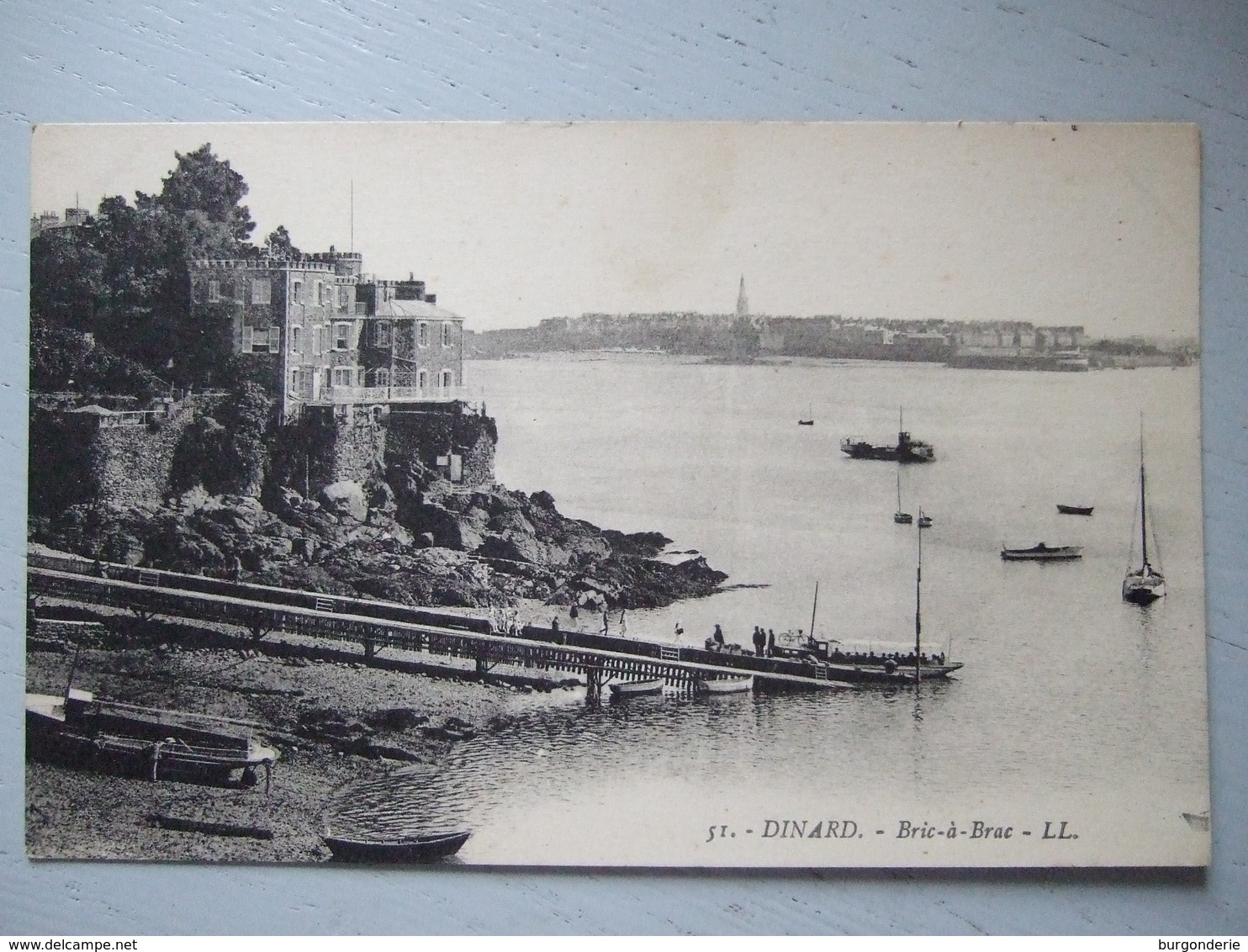 DINARD  / JOLI LOT DE 28 CARTES / TOUTES LES PHOTOS