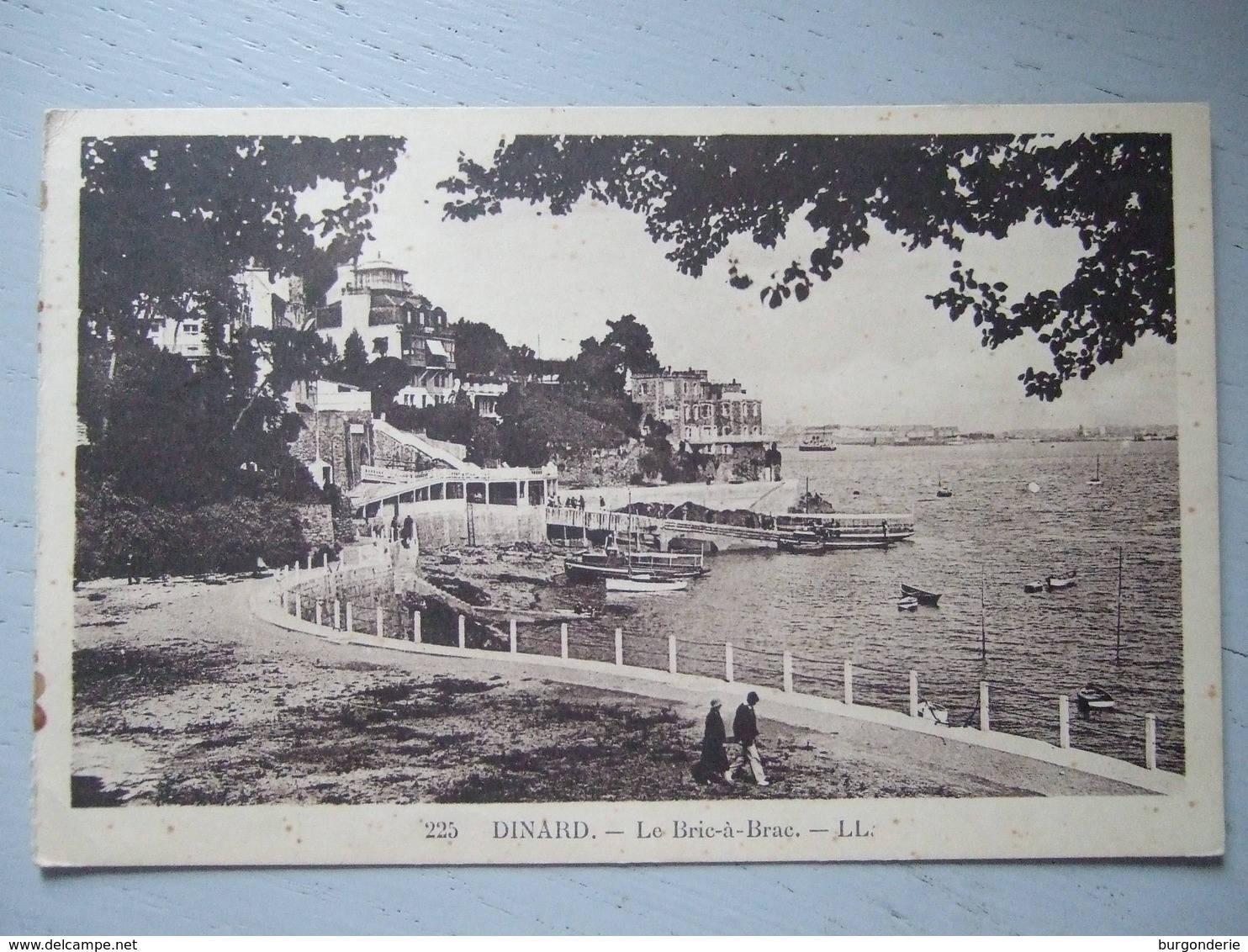 DINARD  / JOLI LOT DE 28 CARTES / TOUTES LES PHOTOS