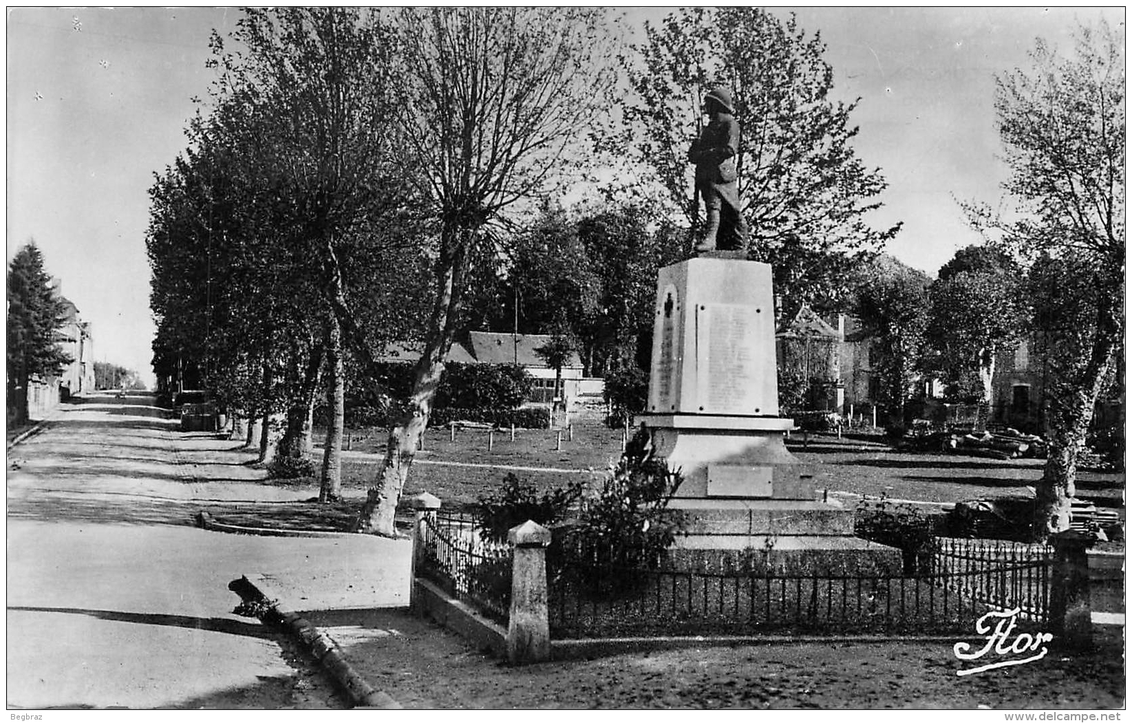 SEGONDIGNY     MONUMENT AUX MORTS - Secondigny