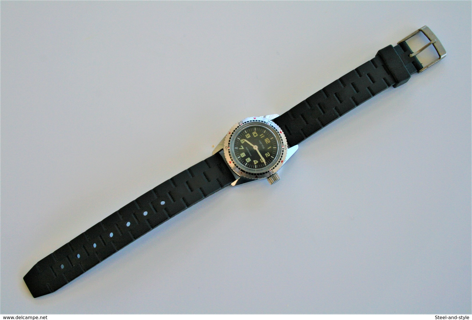 Watches : HERMA HAND WIND ANTICHOC DIVER LADIES RARE - Swiss Made - Running - - Designeruhren