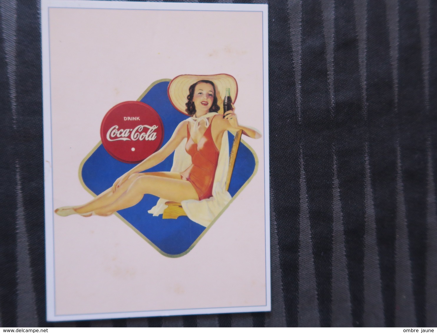 TI - CARTE PUBLICITAIRE - REPRODUCTION D'AFFICHE  - COCA COLA - PIN UP - Publicité