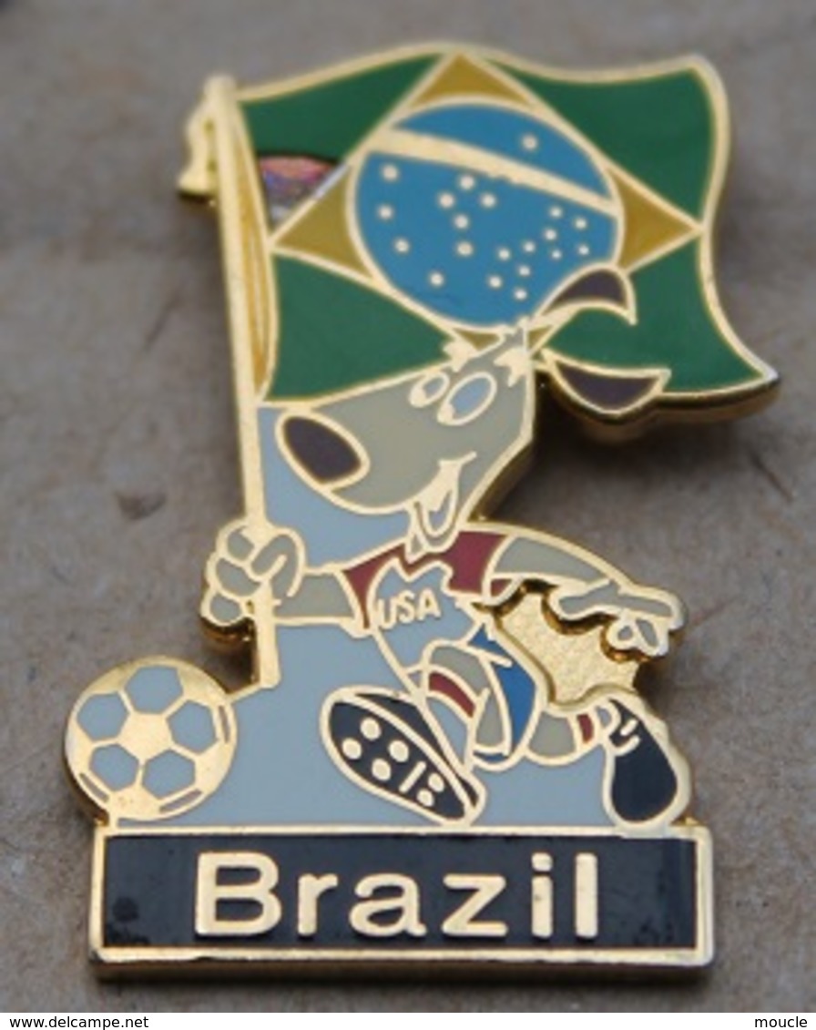 WORLD CUP USA 94 - COUPE DU MONDE DE FOOTBALL - FOOT - MASCOTTE - CHIEN - DOG - EQUIPE DU BRESIL - BRAZIL TEAM -    (18) - Football