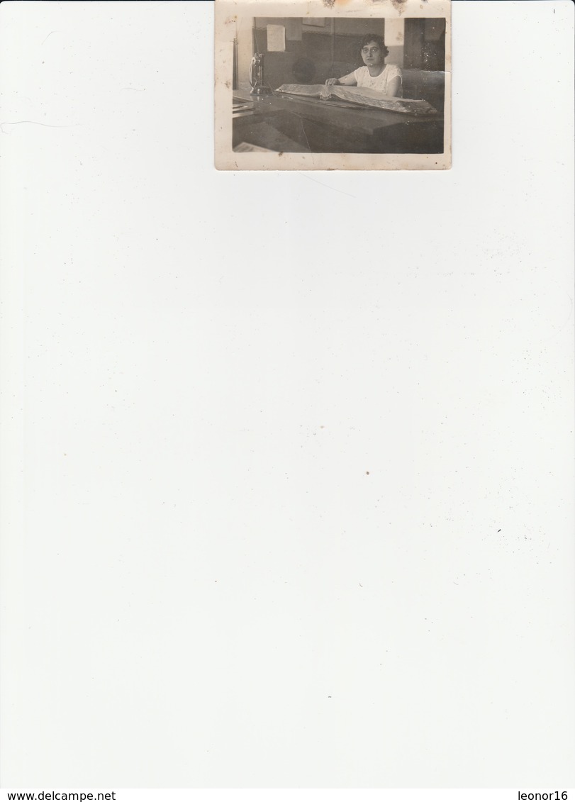 CREUTZWALD  -  LA HOUVE (rare)** UNE PREPOSEE A LA MINE EN 1929 **  -   (Image 65 X 90mm) - Creutzwald