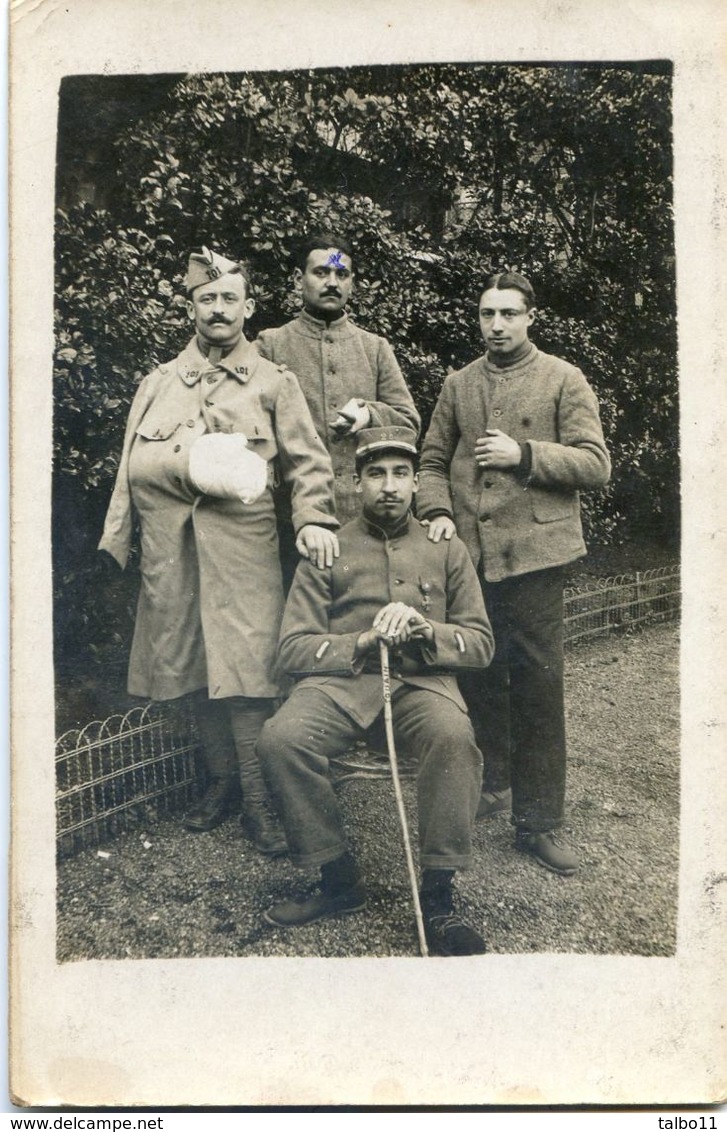 Carte Photo Envoyée De Biarritz - 4 Militaires En Convalescence - Un Du 101 Ième - ( Sodain écrit Sur La Canne) - Regimenten