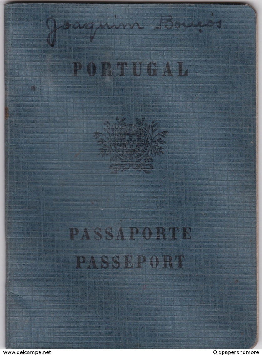 PORTUGAL PASSEPORT  PASSAPORTE REISEPASS - WITH CONSULAR REVENUE FISCAL STAMP - PIDE / DGS - POLITICAL POLICE 1950 - Historical Documents