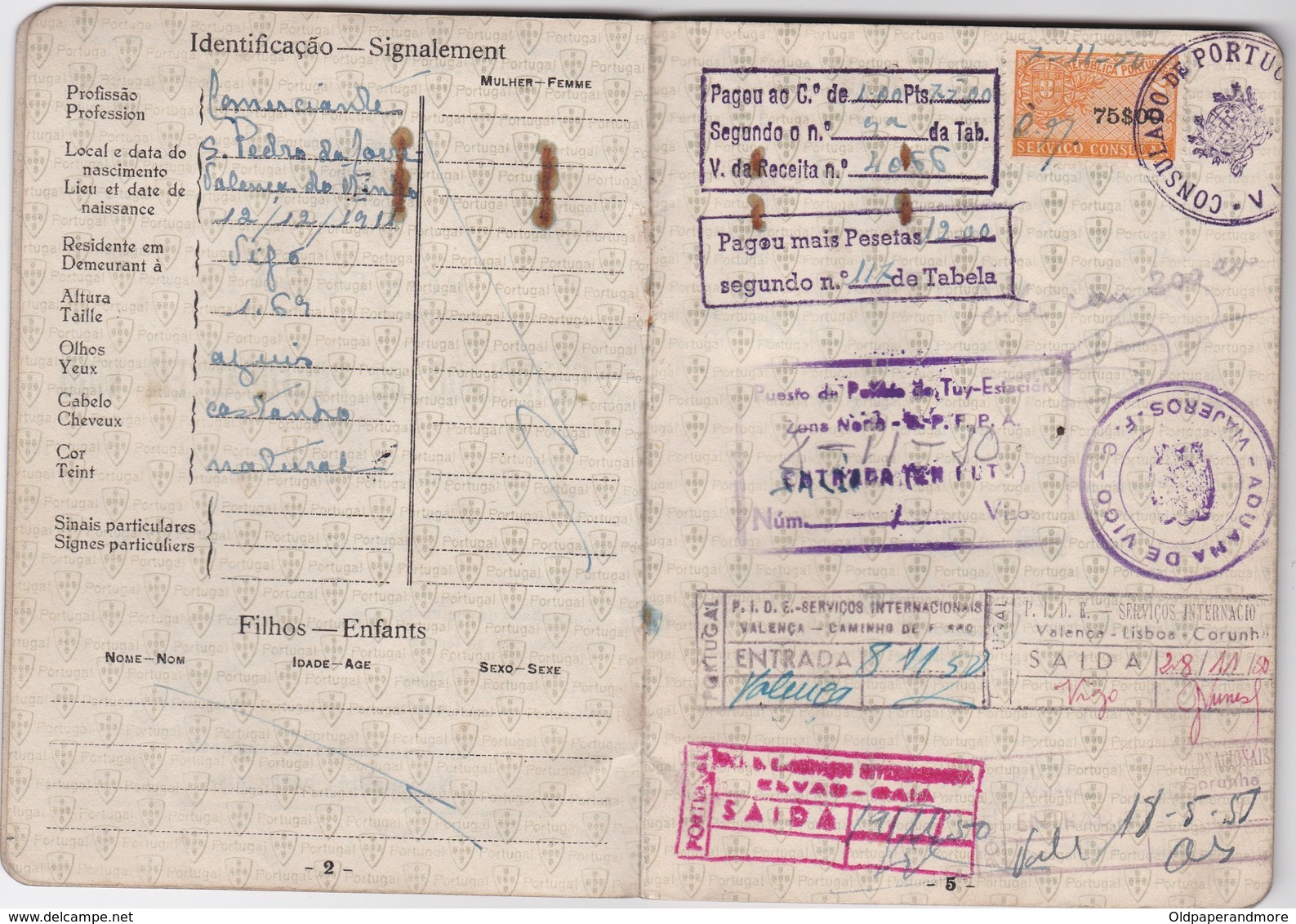 PORTUGAL PASSEPORT  PASSAPORTE REISEPASS - WITH CONSULAR REVENUE FISCAL STAMP - PIDE / DGS - POLITICAL POLICE 1950 - Historical Documents