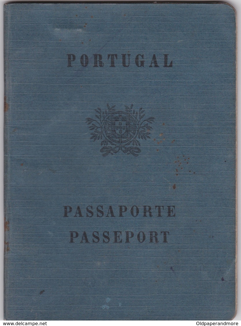 PORTUGAL PASSEPORT  PASSAPORTE REISEPASS - WITH CONSULAR REVENUE FISCAL STAMP - PIDE / DGS - POLITICAL POLICE 1948 - Historical Documents