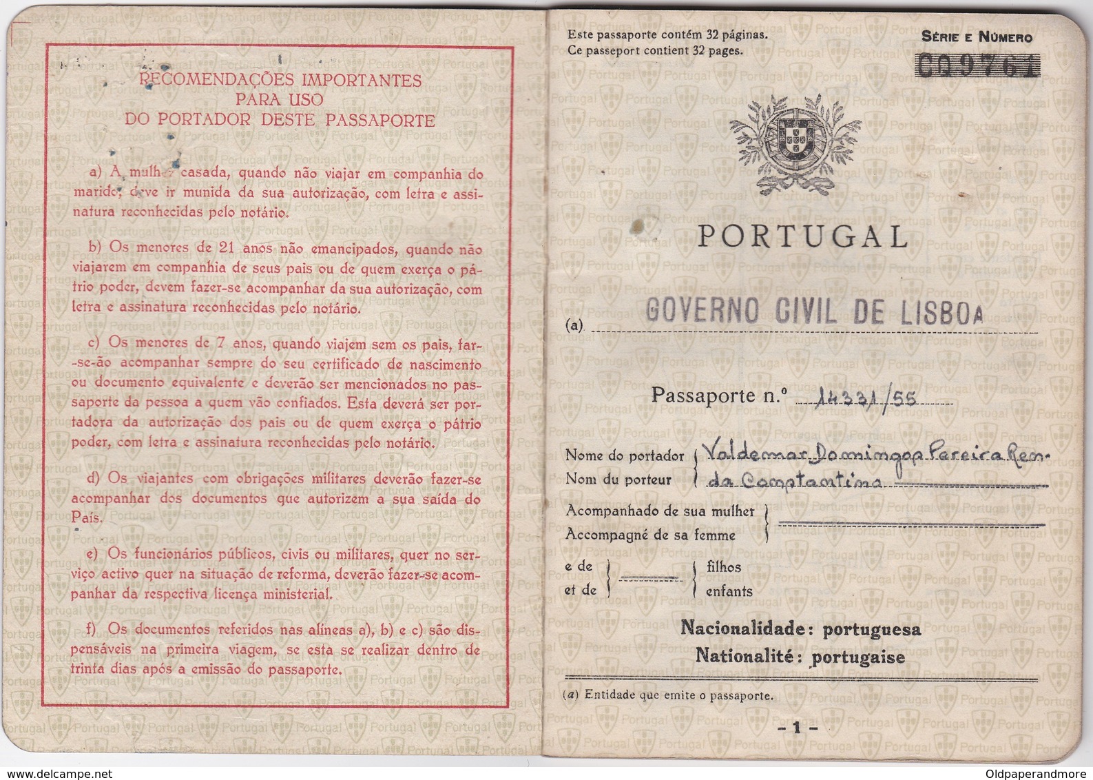 PORTUGAL PASSEPORT  PASSAPORTE REISEPASS - WITH CONSULAR REVENUE FISCAL STAMP - PIDE / DGS - POLITICAL POLICE 1955 - Historical Documents