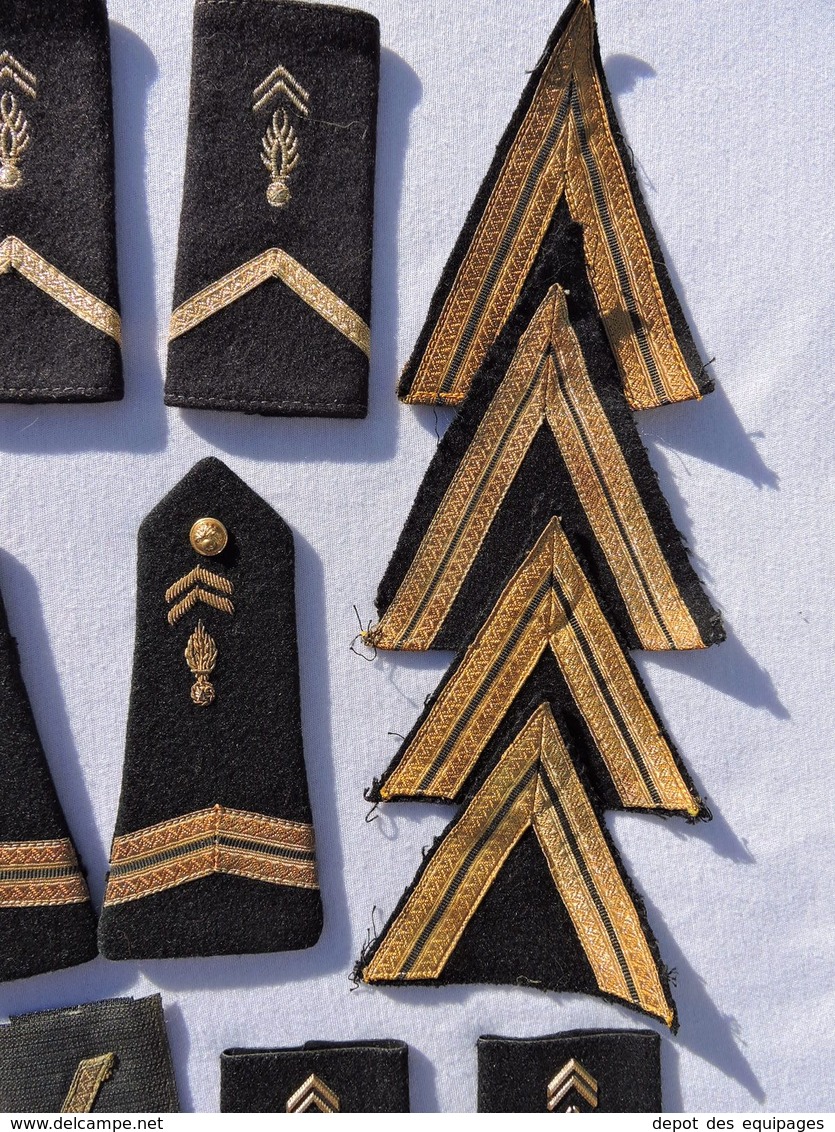 BEL ANCIEN LOT :  EPAULETTES + CHEVRONS DE GRADES -  GENDARMERIE MOBILE - Police & Gendarmerie