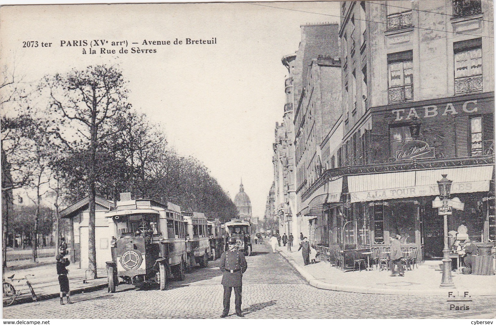 PARIS (XVè Arrt.) - Avenue De Breteuil à La Rue De Sèvres - Autobus - Café-Terrasse - Belle Carte Animée - Openbaar Vervoer