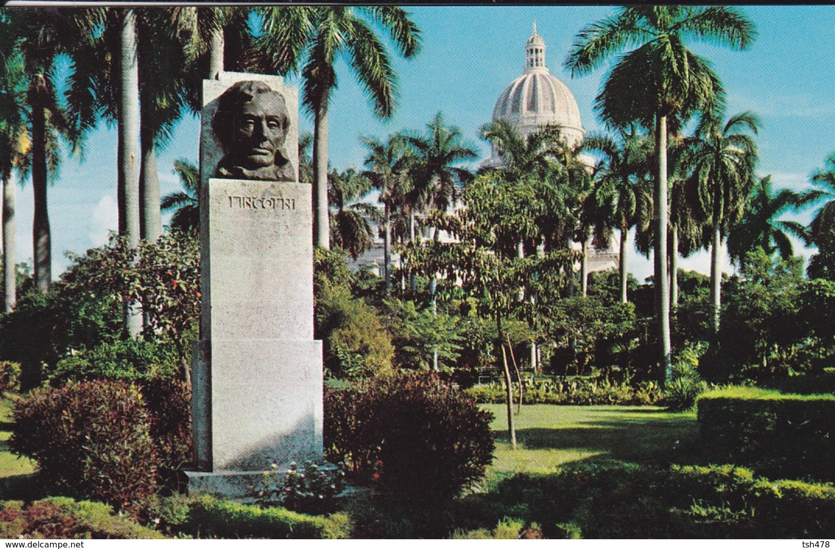 CUBA----Busto A Lincoln En La Plaza De La Fraternidad HAVANA---voir 2 Scans - Cuba