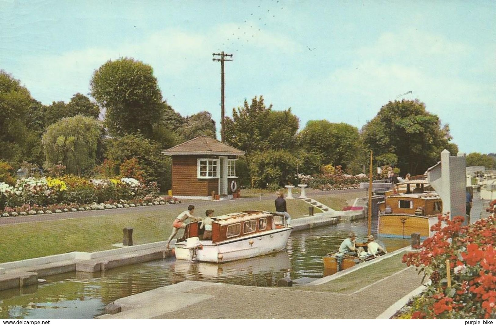 CPSM Angleterre Chertsey The Lock TBE 1977 - Surrey