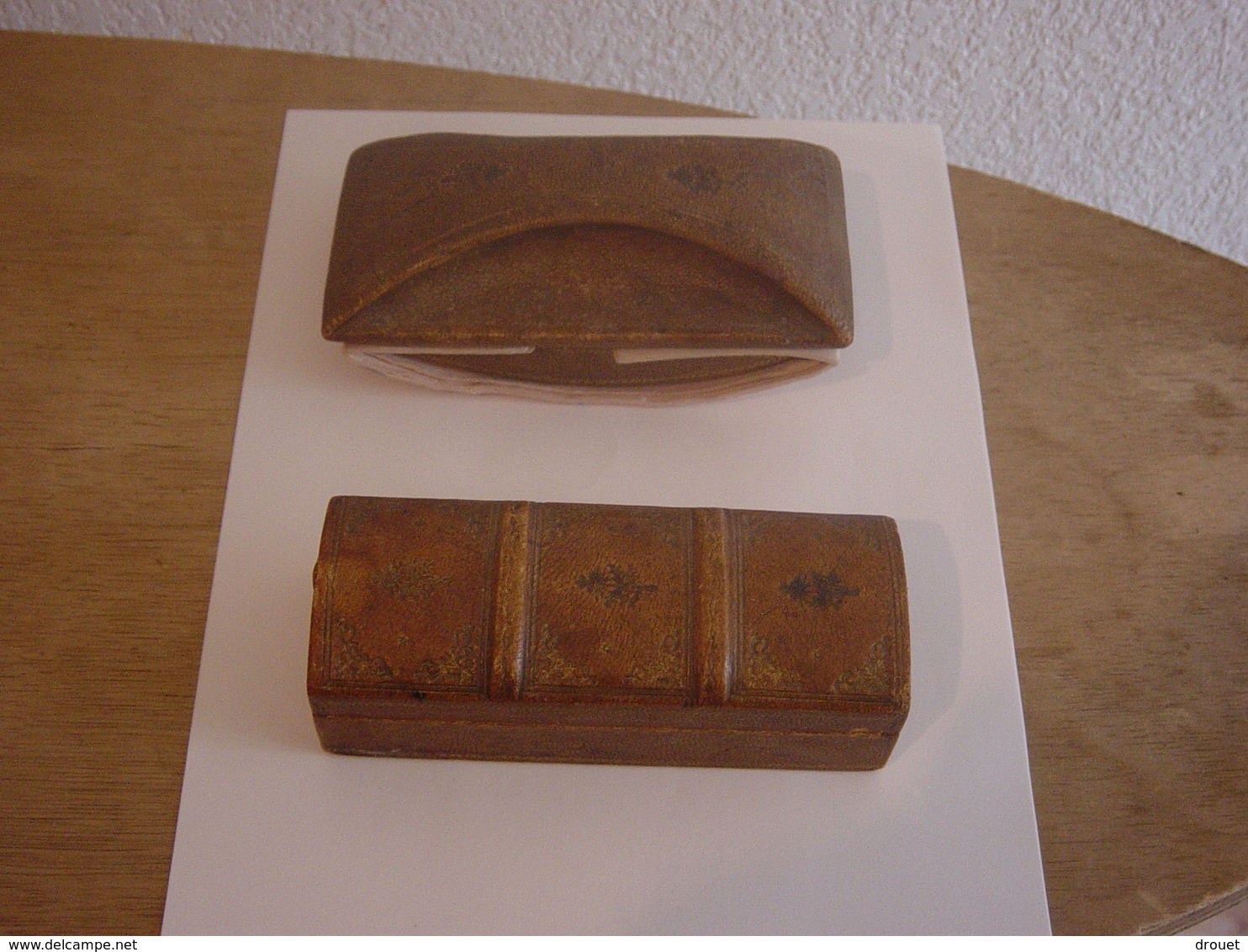 ANCIENNE  BOITE A TIMBRES  AVEC TAMPON BUVARD - Stamp Boxes