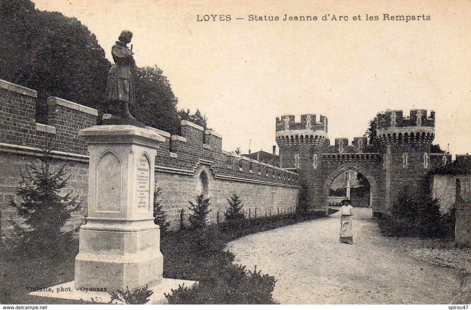 CPA LOYES - STATUE JEANNE D'ARC ET LES REMPARTS - Non Classés