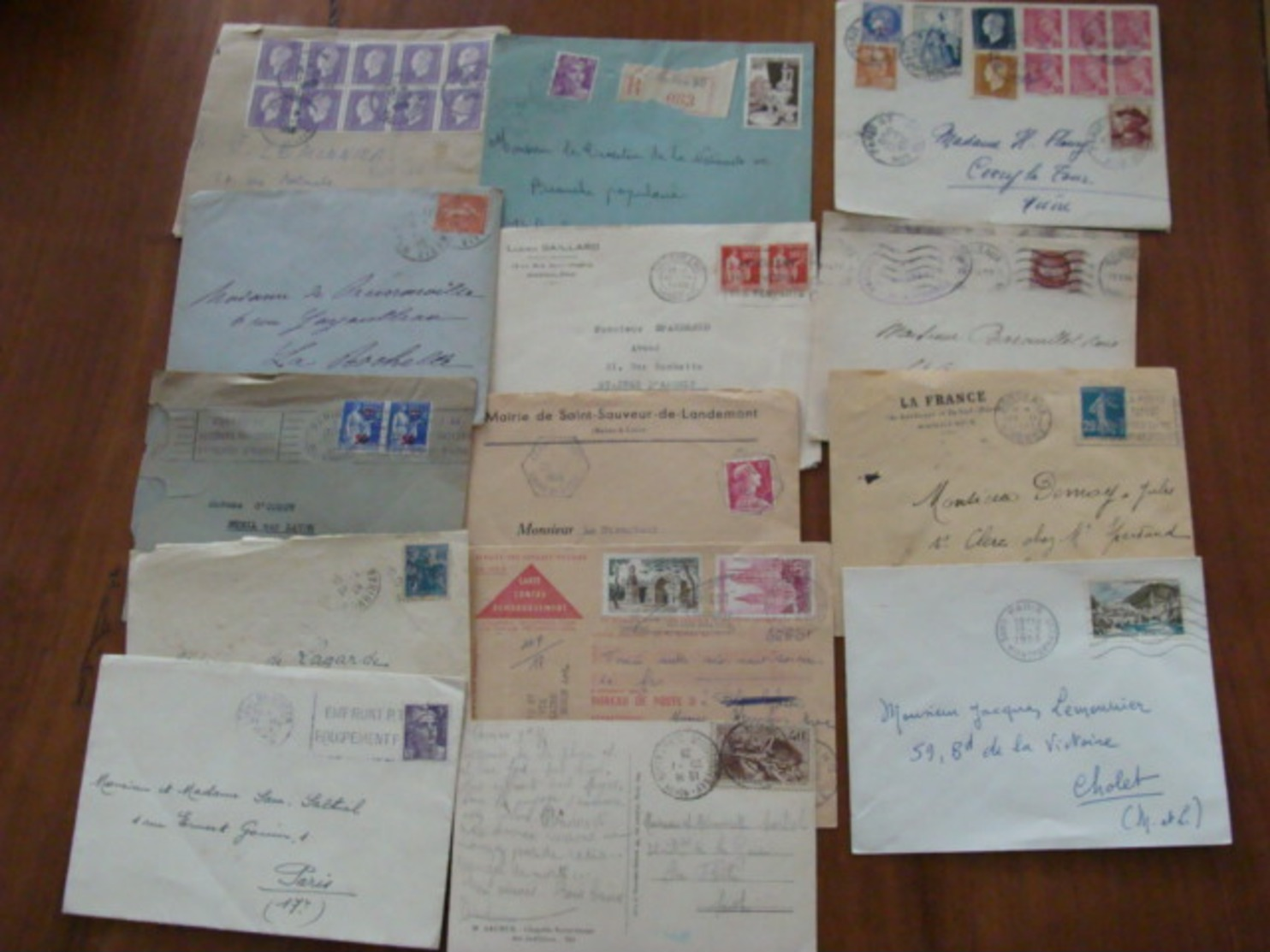 LOT 820 LETTRES DE 1920 A 1960 MARCOPHILIE SEMEUSE GANDON ... VOIR PHOTOS ENSEMBLE