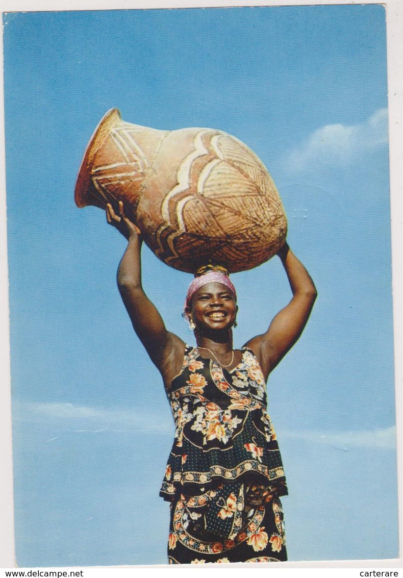 NIGER ,afrique,pres Mali,algerie,tchad,NIAMEY,FEMME SOURIANTE,PORTEUSE D'EAU - Niger