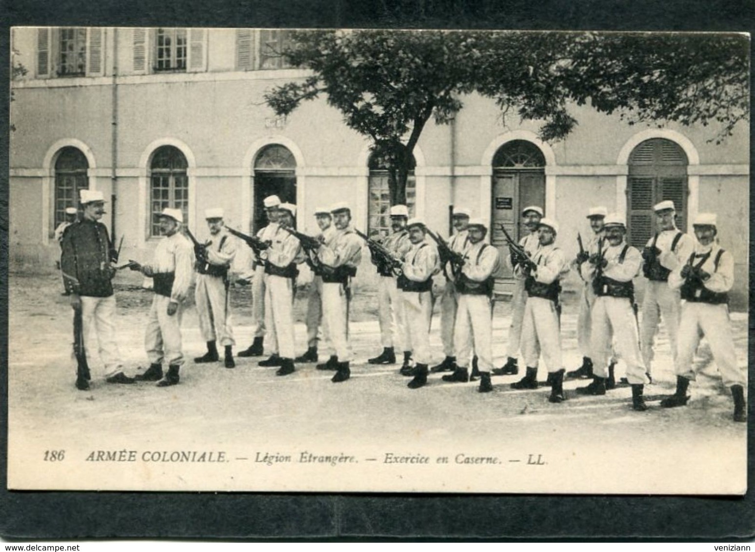 CPA - ARMEE COLONIALE - Légion Etrangère - Exercice En Caserne, Très Animé - Regiments