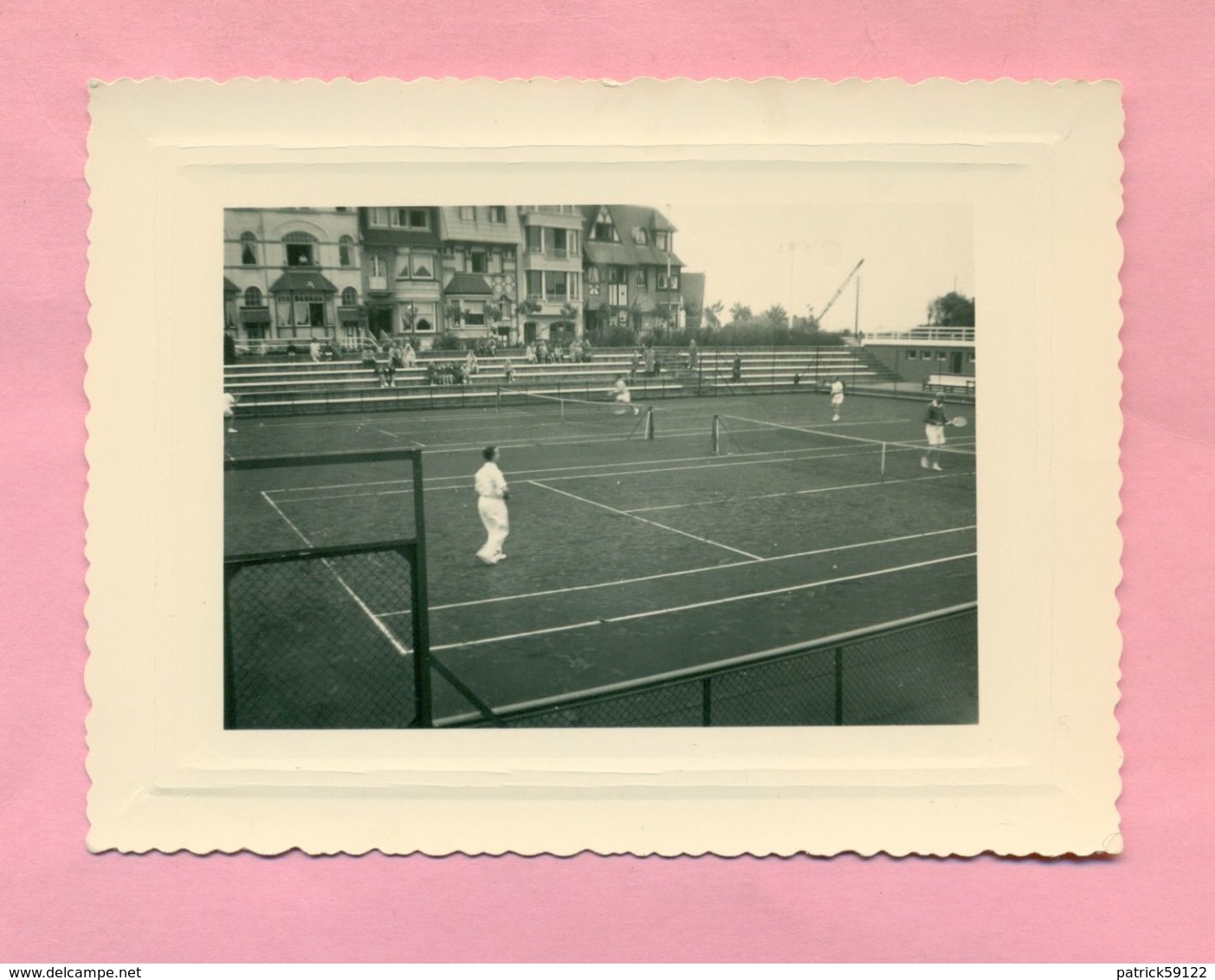 PHOTOGRAPHIE - PHOTO - WESTENDE  Prés  OSTENDE / OOSTENDE EN 1956 - SPORT .. TENNIS  .. - Lieux