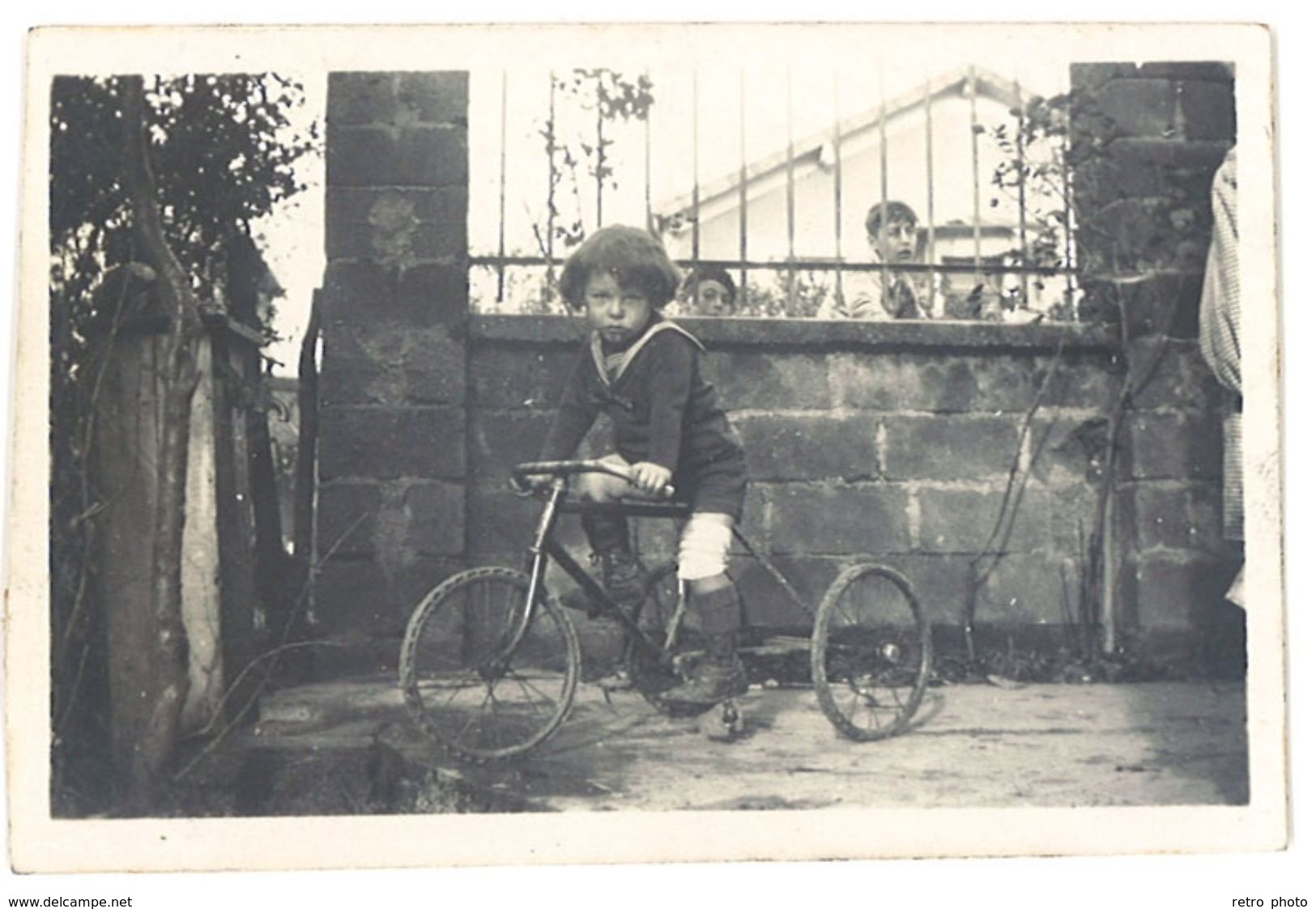 Photo Enfant Sur Tricycle , 1932 - Personnes Anonymes