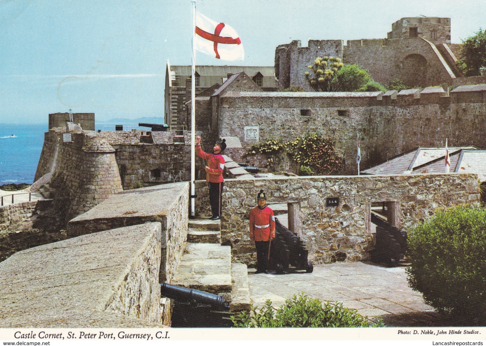 Postcard Castle Cornet St Peter Port Guernsey [ John Hinde ] My Ref B22235 - Guernsey