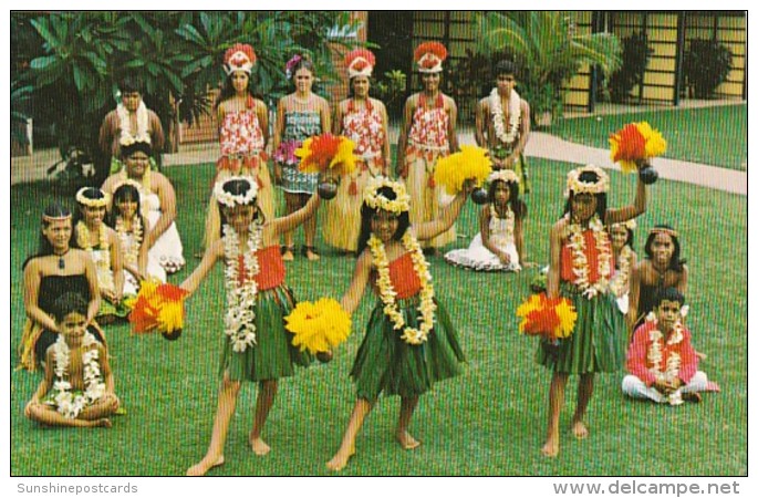 Hawaii Maui Napili Bay Napili Kai Beach Club Hotel Hula Show Cast - Maui