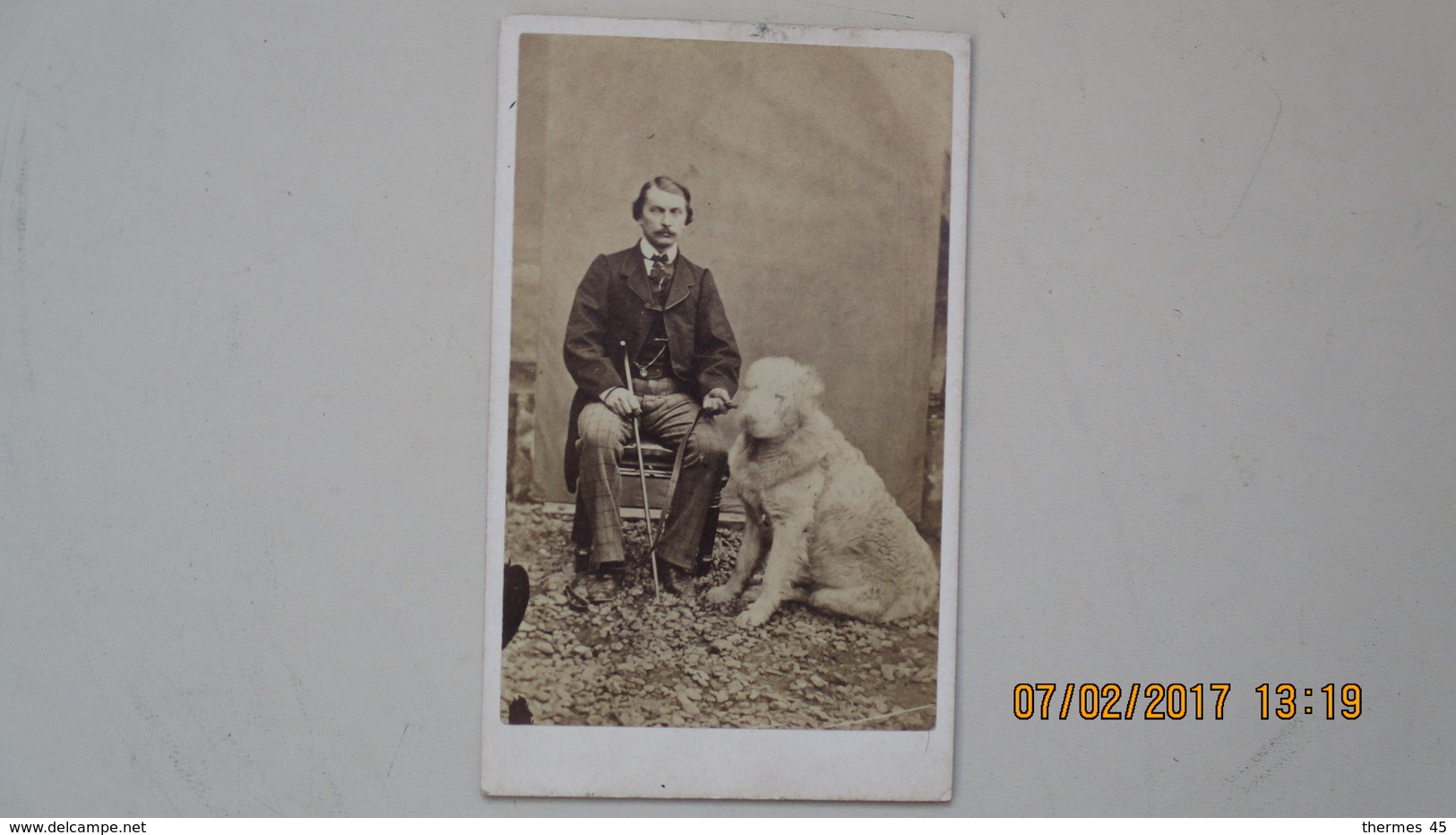 1 PHOTO  HOMME ET CHIEN ANCIENNE / ANONYME / GAUNTLETT BROTHERS - MANOR HOUSE - CHELSEA - Personnes Anonymes